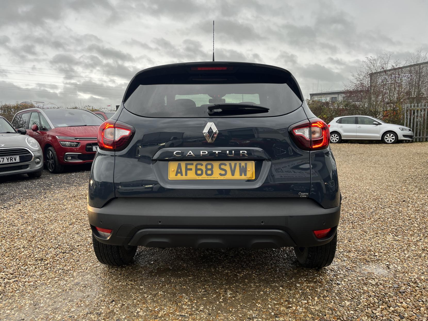 Renault Captur 1.5 dCi ENERGY Iconic SUV 5dr Diesel EDC Euro 6 (s/s) (90 ps)