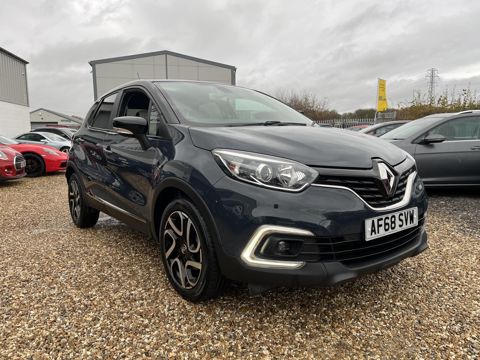 Renault Captur 1.5 dCi ENERGY Iconic SUV 5dr Diesel EDC Euro 6 (s/s) (90 ps)