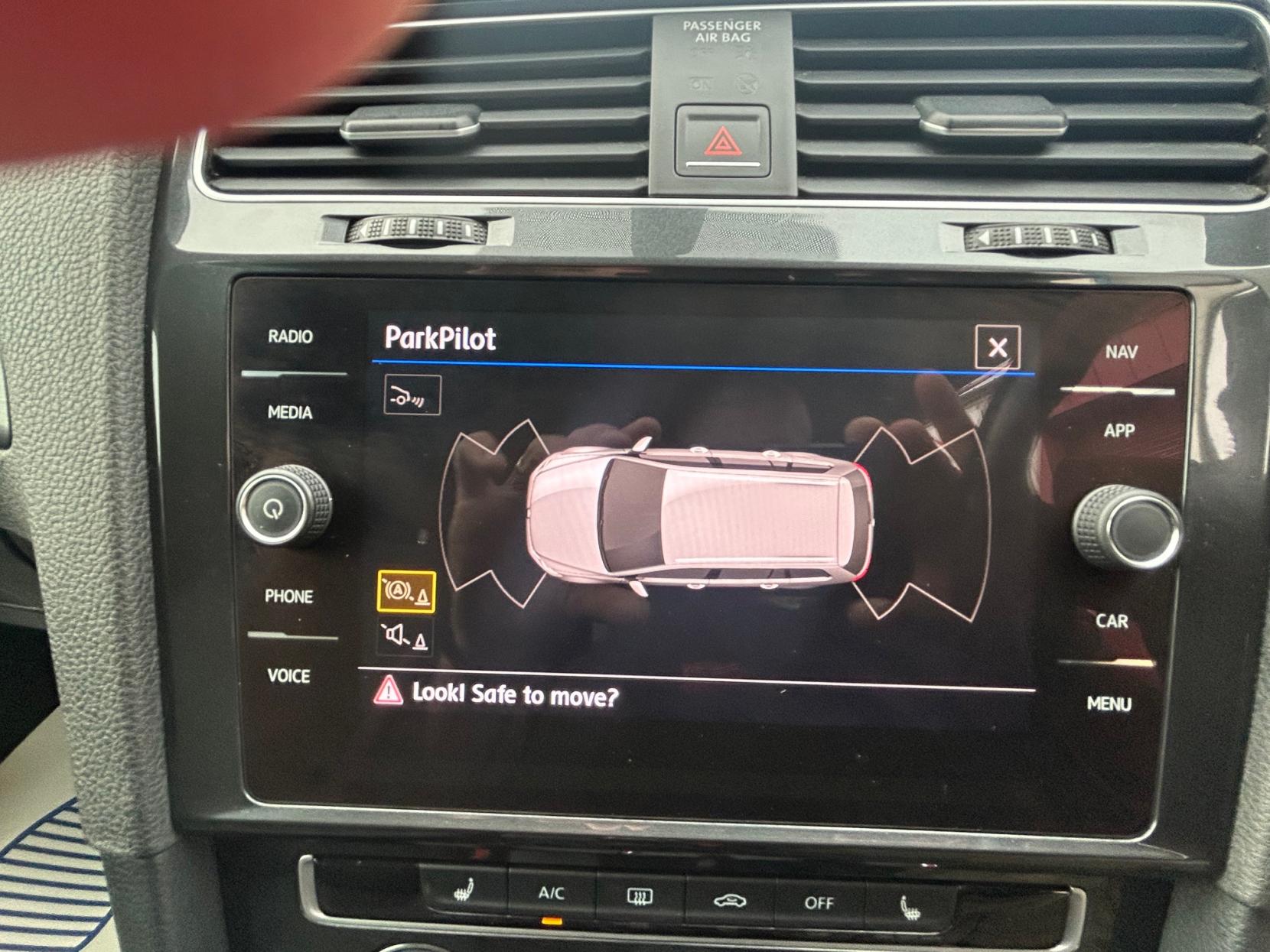 Volkswagen Golf 1.6 TDI SE Nav Estate 5dr Diesel Manual Euro 6 (s/s) (115 ps)