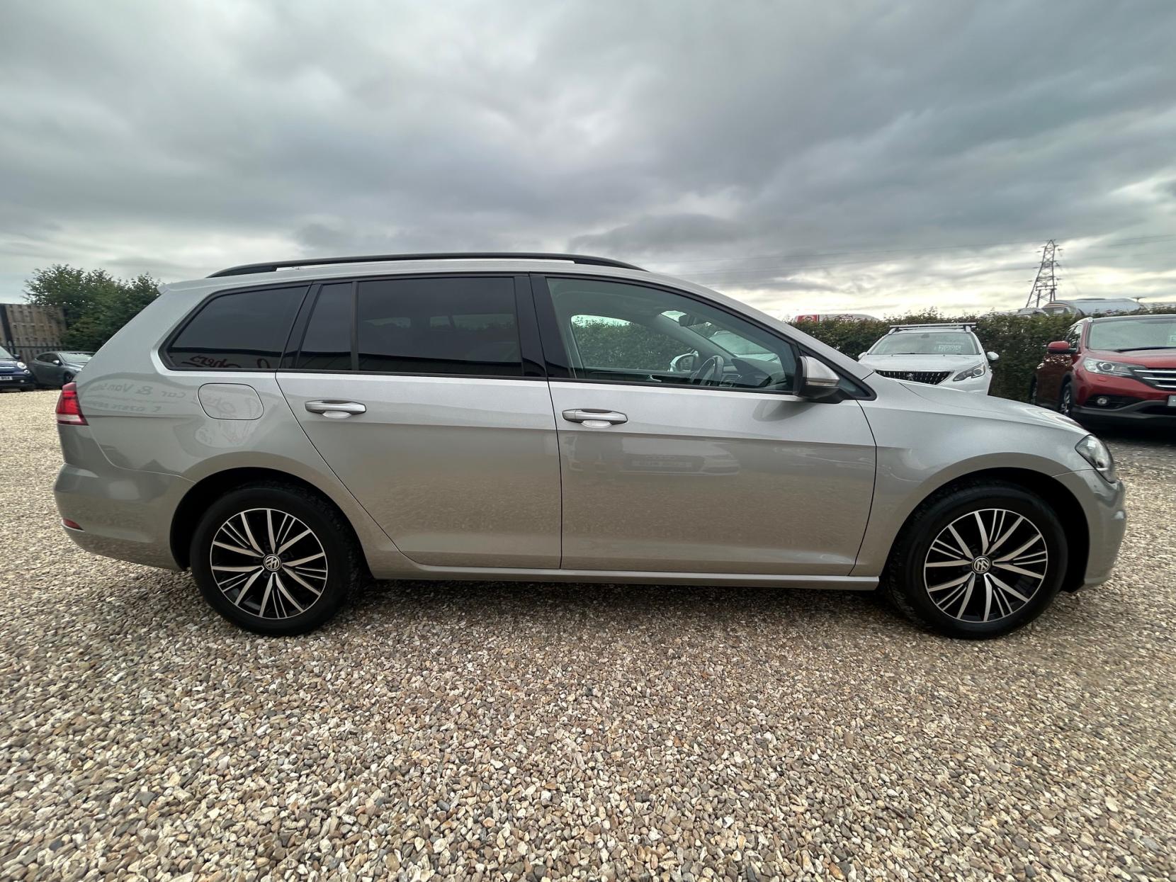 Volkswagen Golf 1.6 TDI SE Nav Estate 5dr Diesel Manual Euro 6 (s/s) (115 ps)