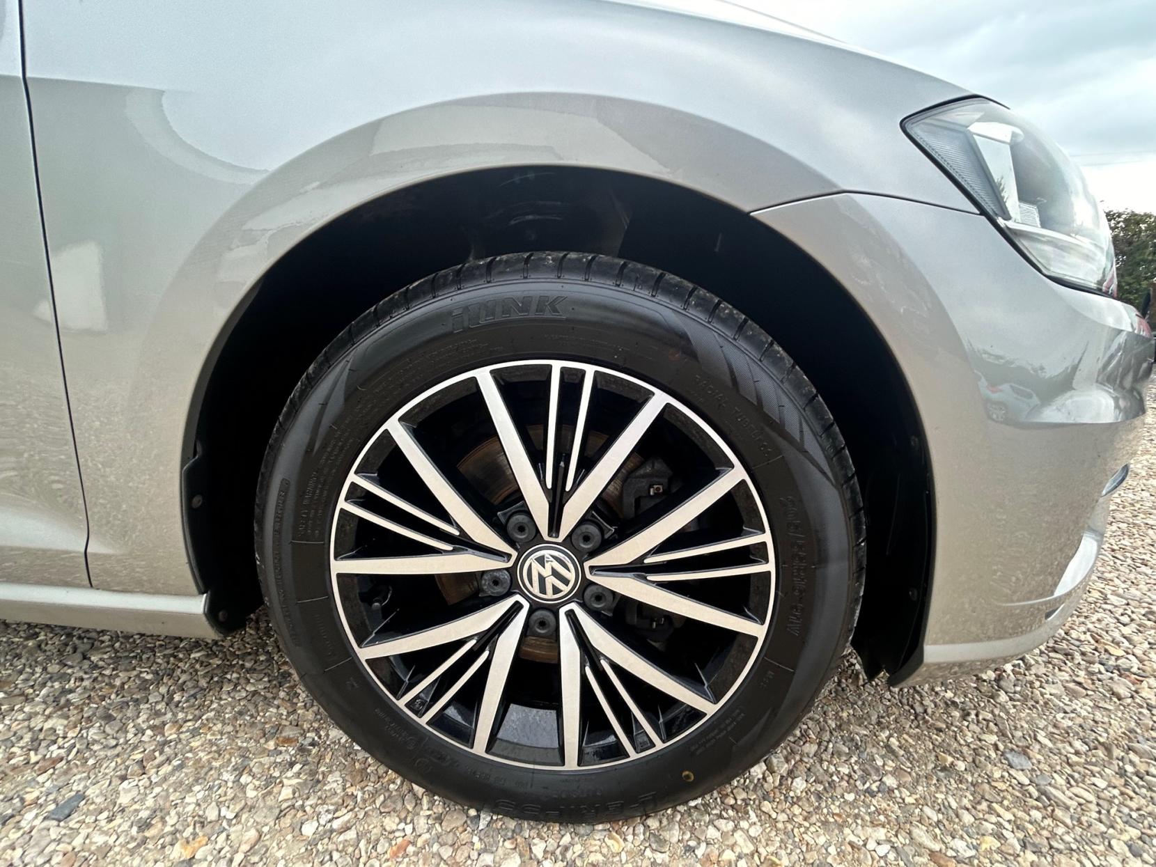 Volkswagen Golf 1.6 TDI SE Nav Estate 5dr Diesel Manual Euro 6 (s/s) (115 ps)