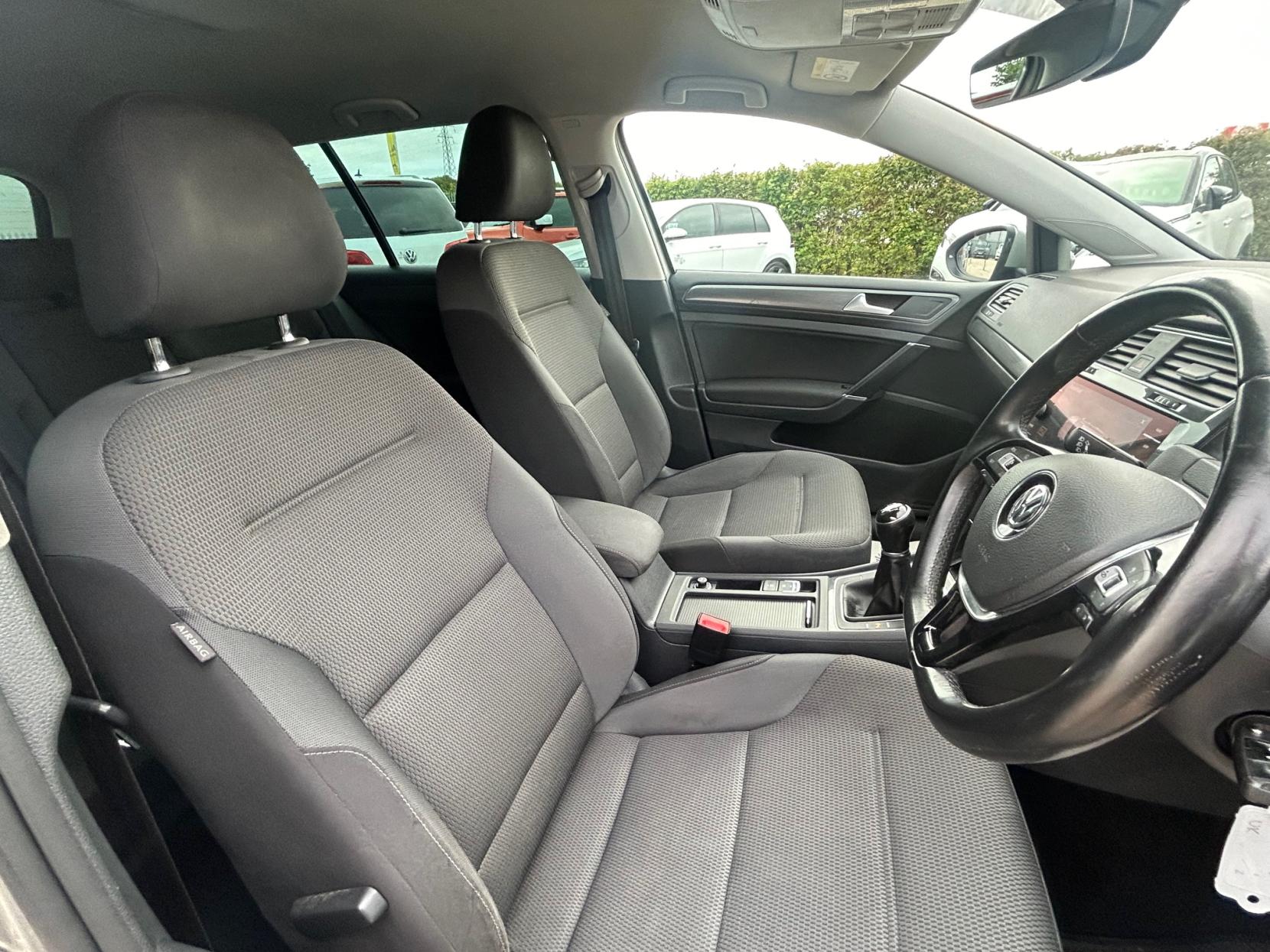 Volkswagen Golf 1.6 TDI SE Nav Estate 5dr Diesel Manual Euro 6 (s/s) (115 ps)