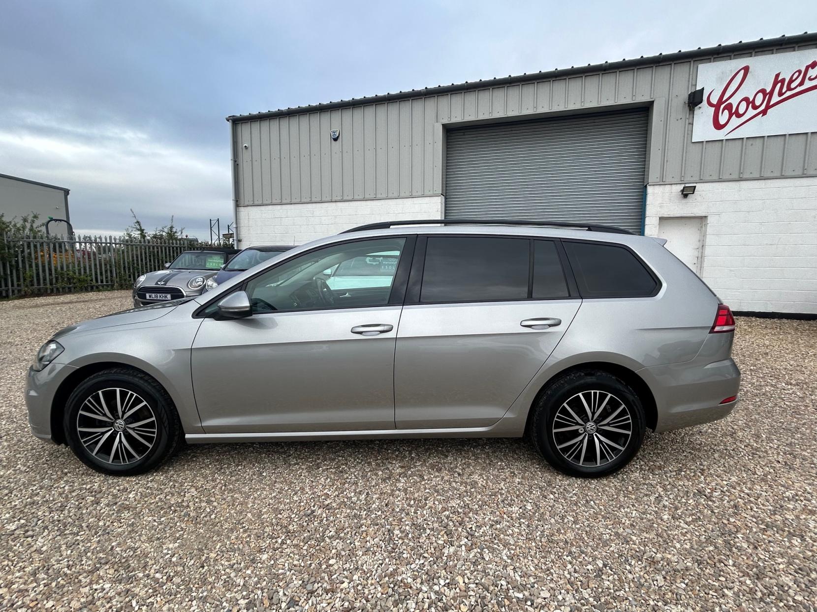 Volkswagen Golf 1.6 TDI SE Nav Estate 5dr Diesel Manual Euro 6 (s/s) (115 ps)