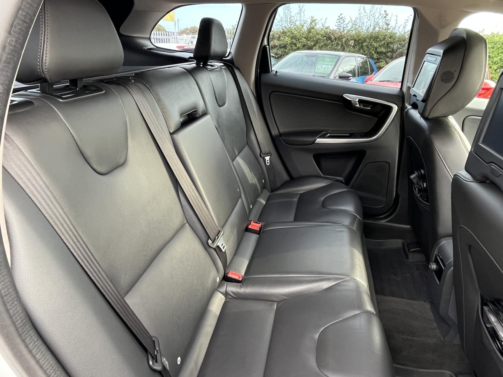 Volvo XC60 2.0 D4 SE Lux Nav SUV 5dr Diesel Manual Euro 6 (s/s) (190 ps)