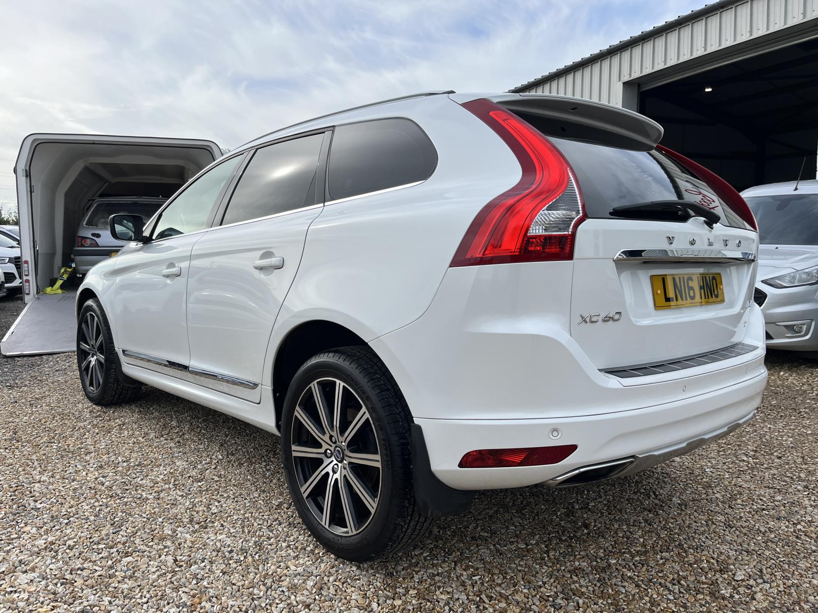 Volvo XC60 2.0 D4 SE Lux Nav SUV 5dr Diesel Manual Euro 6 (s/s) (190 ps)