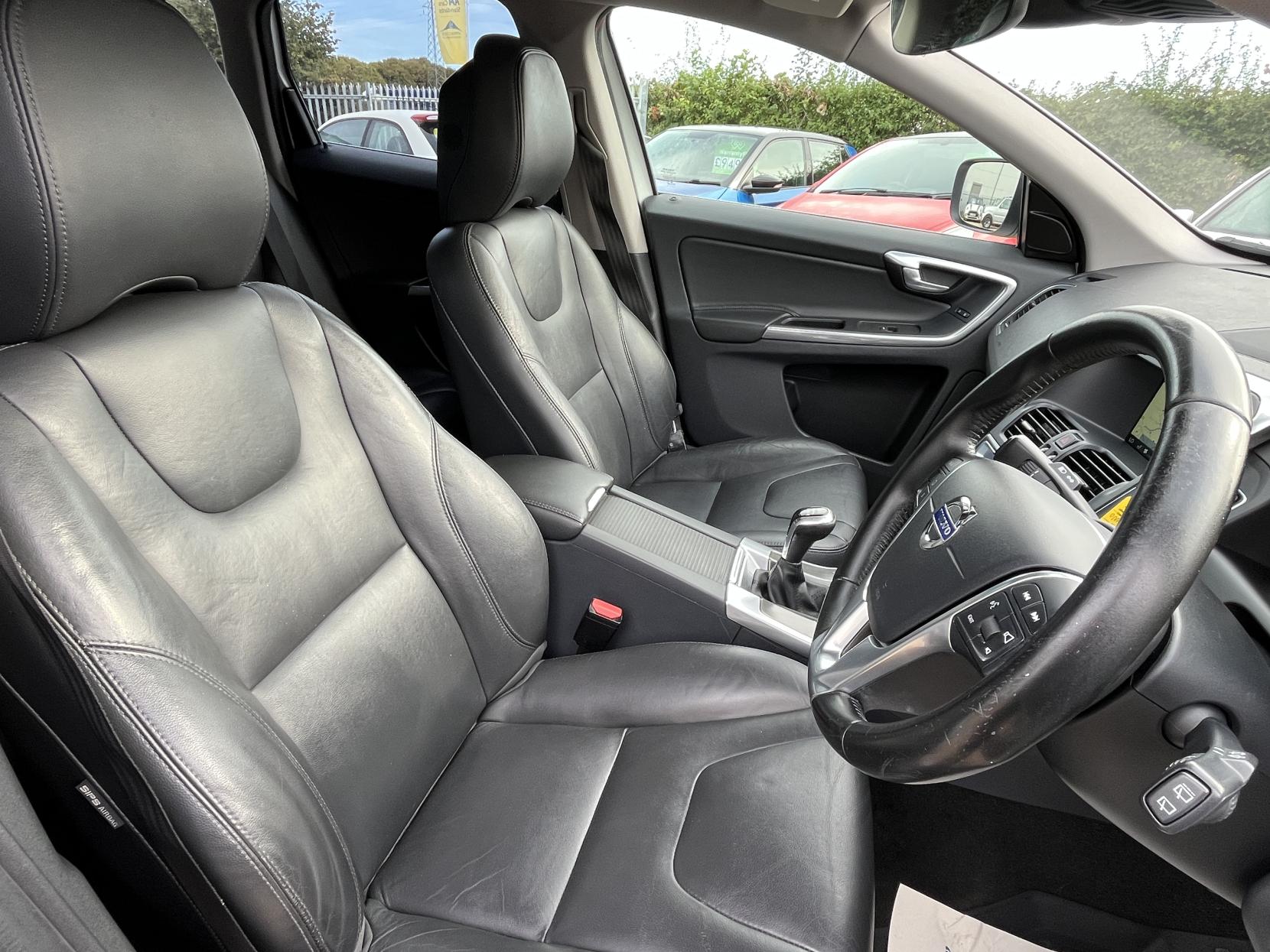 Volvo XC60 2.0 D4 SE Lux Nav SUV 5dr Diesel Manual Euro 6 (s/s) (190 ps)