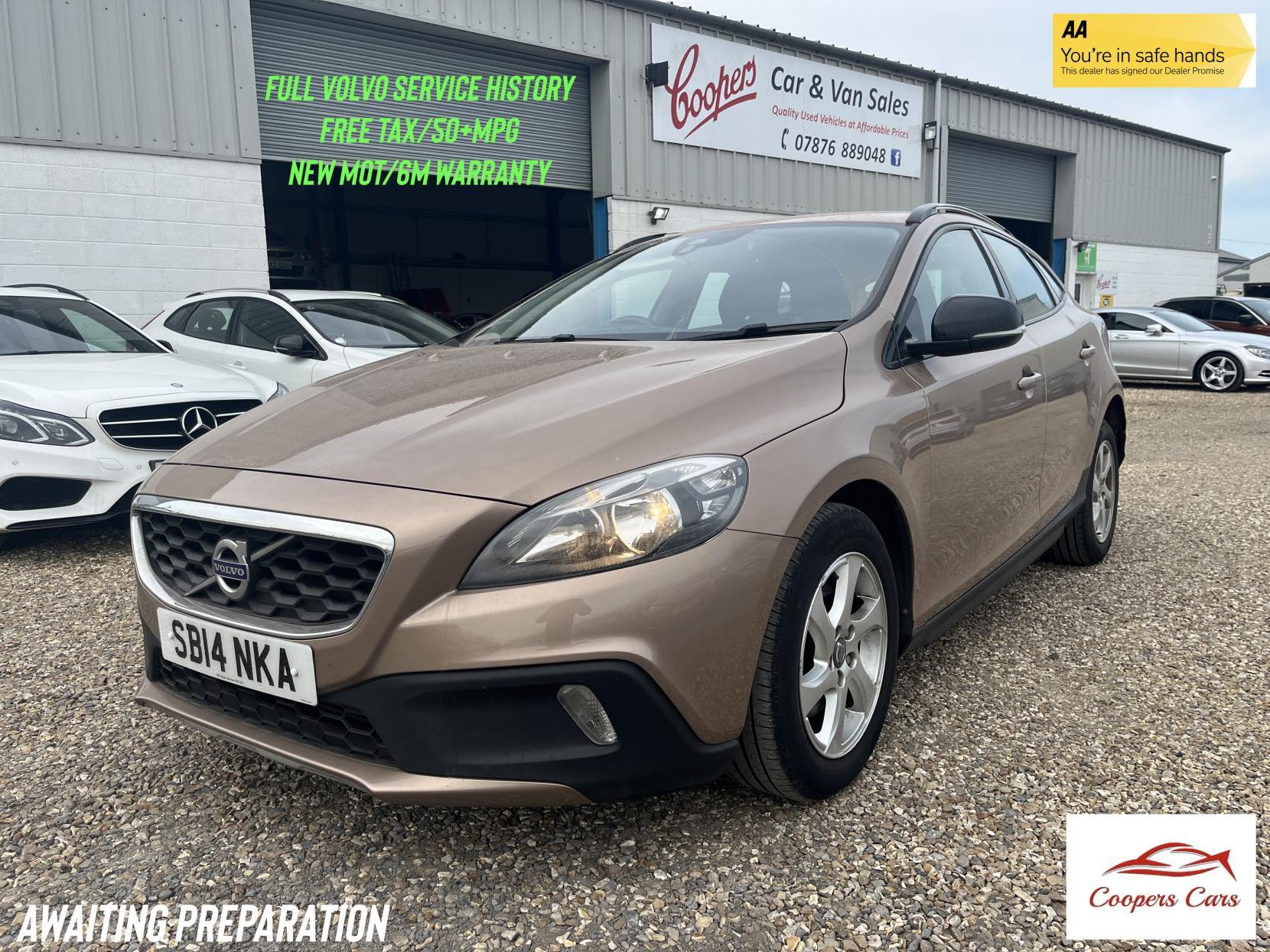 Volvo V40 Cross Country 1.6 D2 SE Hatchback 5dr Diesel Manual Euro 5 (s/s) (115 ps)