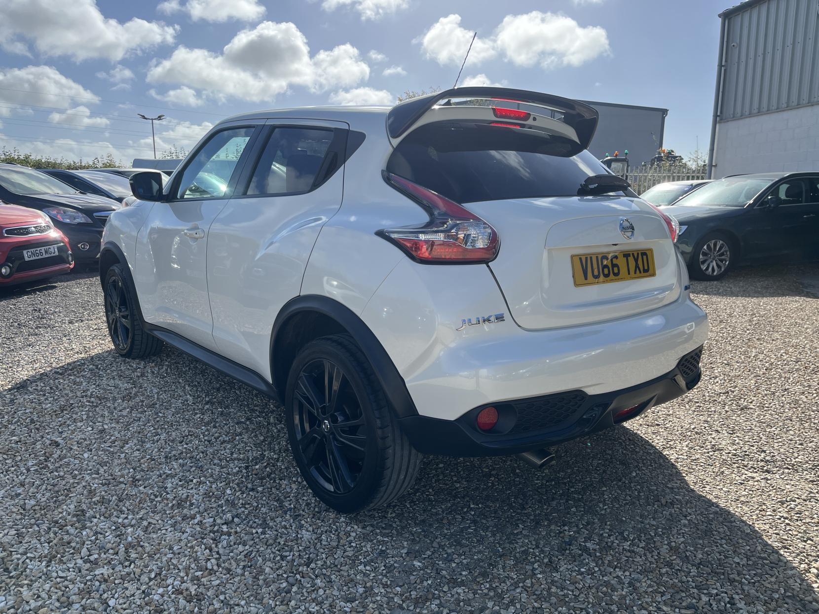 Nissan Juke 1.5 dCi N-Connecta SUV 5dr Diesel Manual Euro 6 (s/s) (110 ps)
