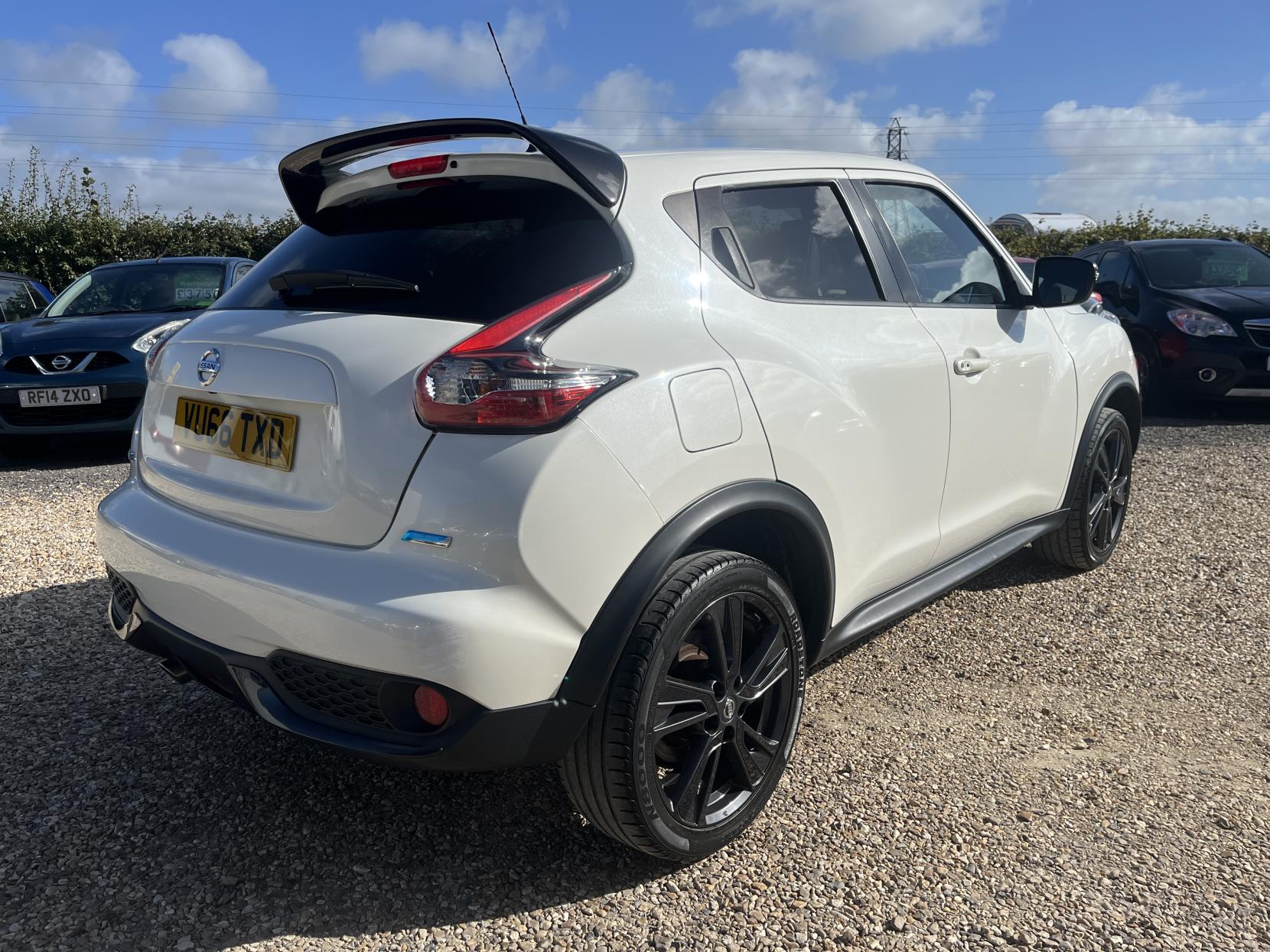 Nissan Juke 1.5 dCi N-Connecta SUV 5dr Diesel Manual Euro 6 (s/s) (110 ps)