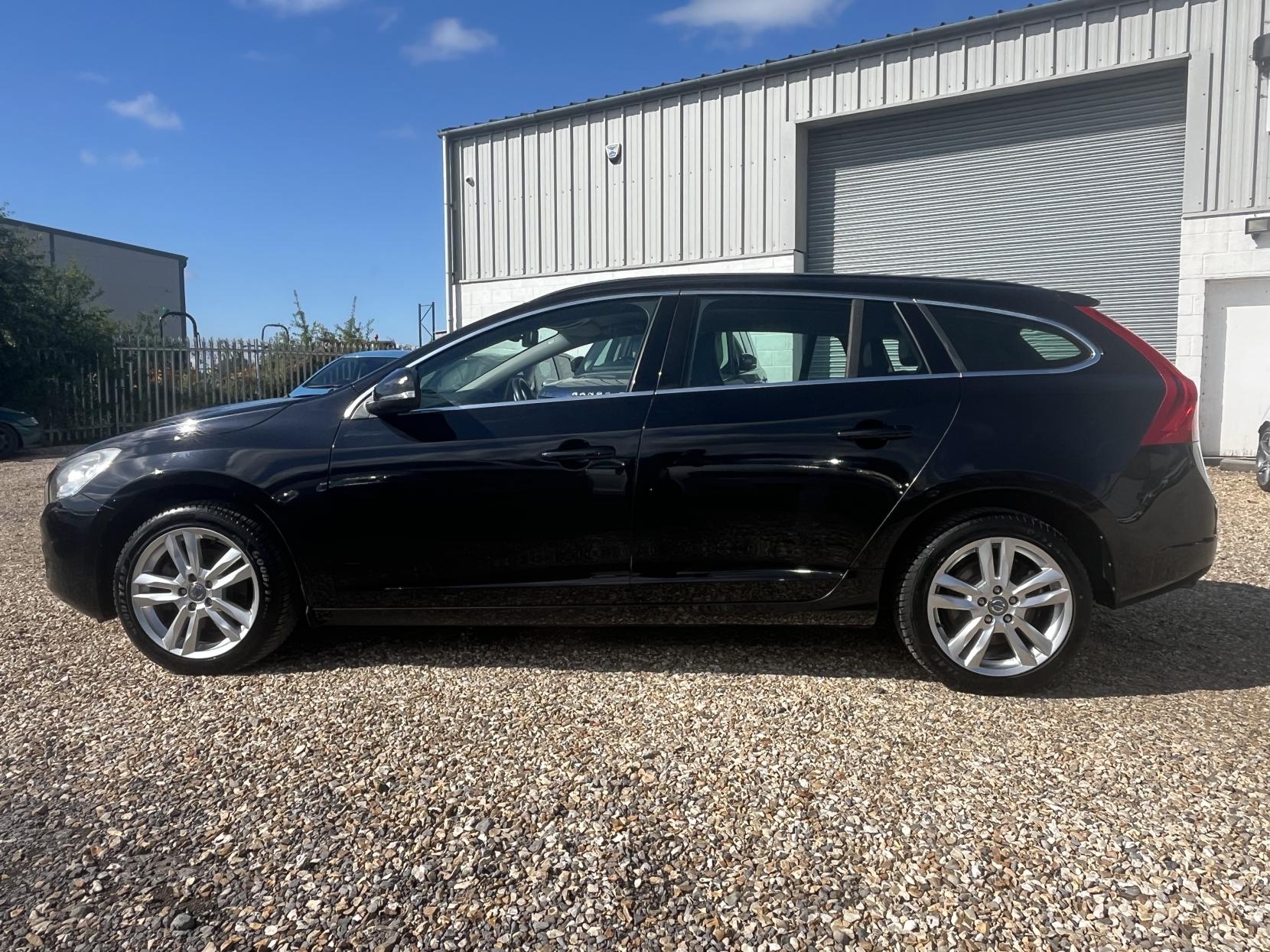 Volvo V60 1.6D DRIVe SE Estate 5dr Diesel Manual Euro 5 (s/s) (115 ps)