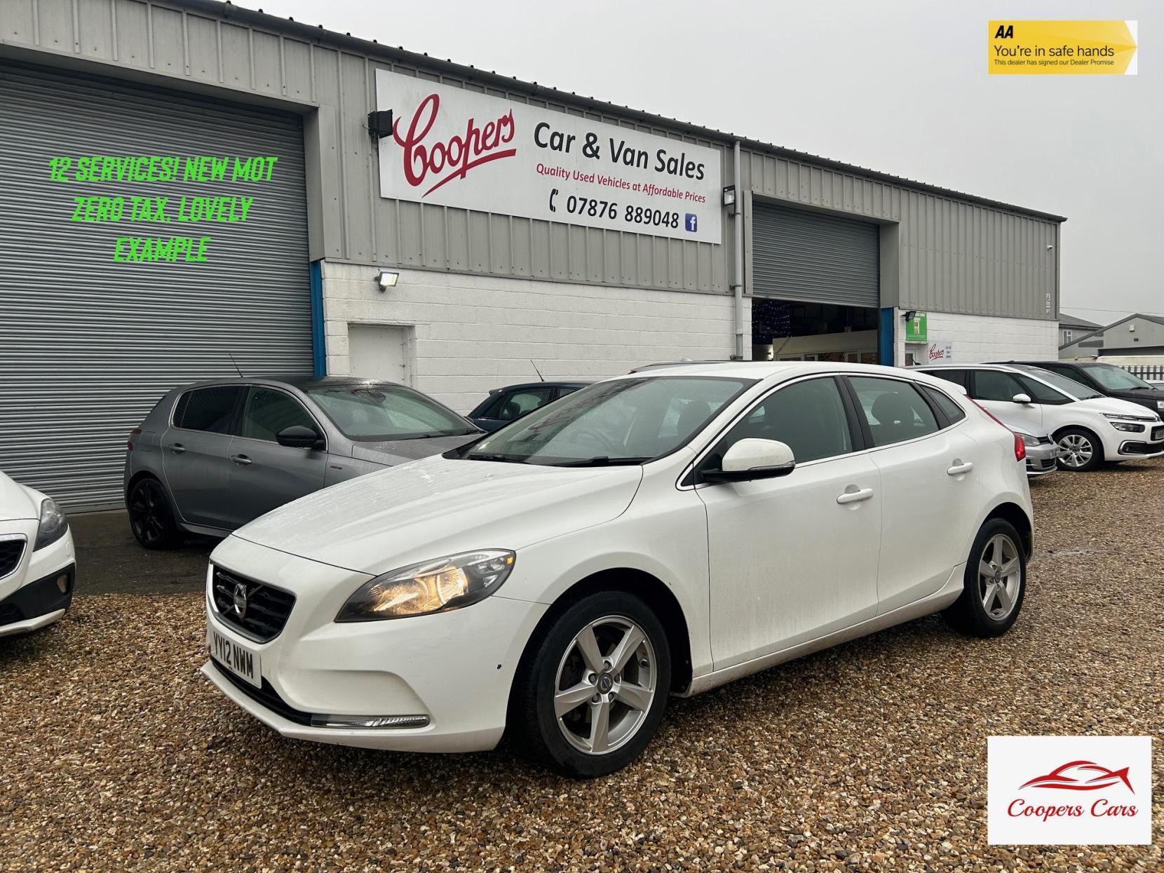 Volvo V40 1.6 D2 SE Hatchback 5dr Diesel Manual Euro 5 (s/s) (115 ps)