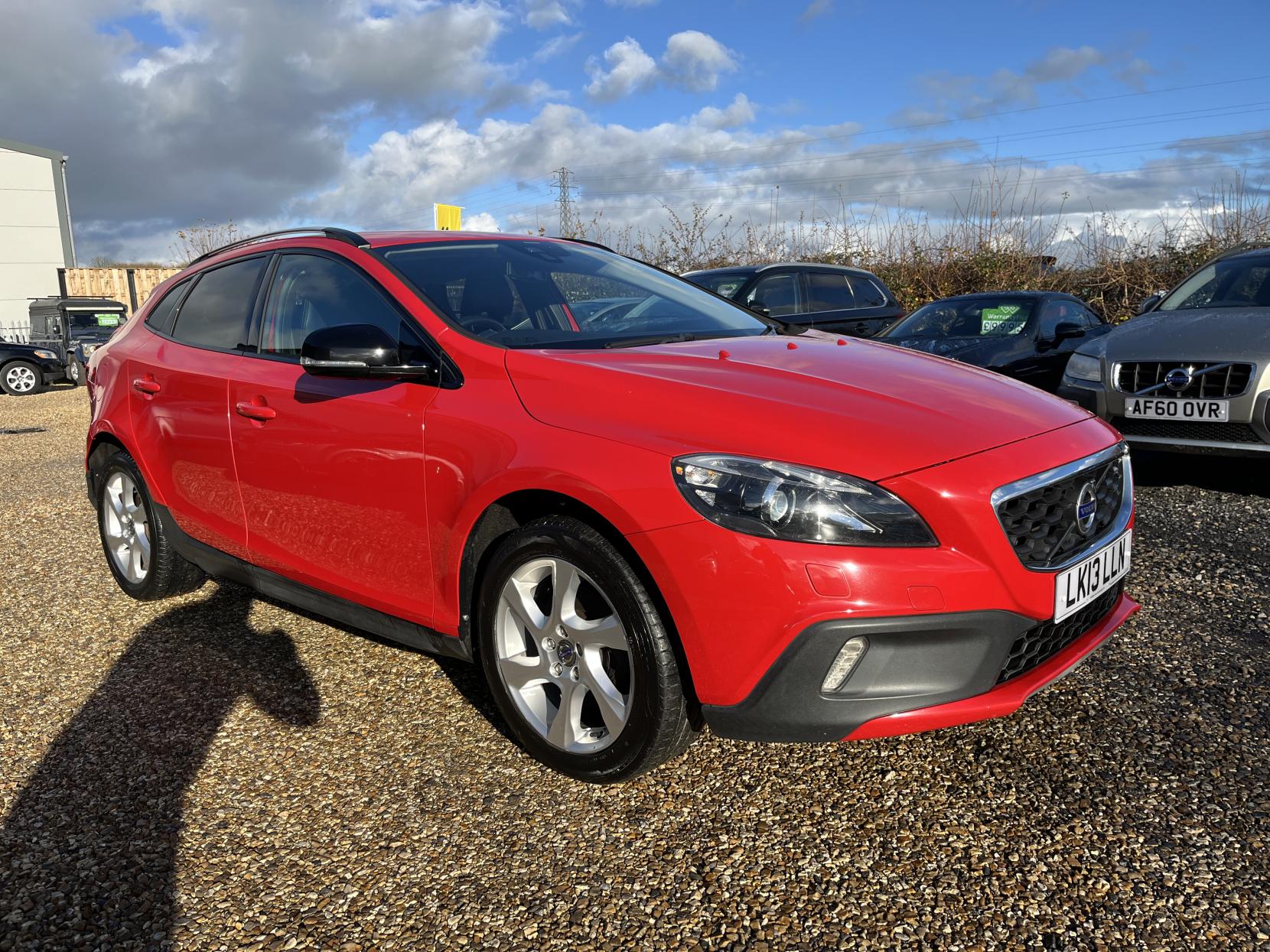 Volvo V40 Cross Country 1.6 D2 Lux Hatchback 5dr Diesel Manual Euro 5 (s/s) (115 ps)