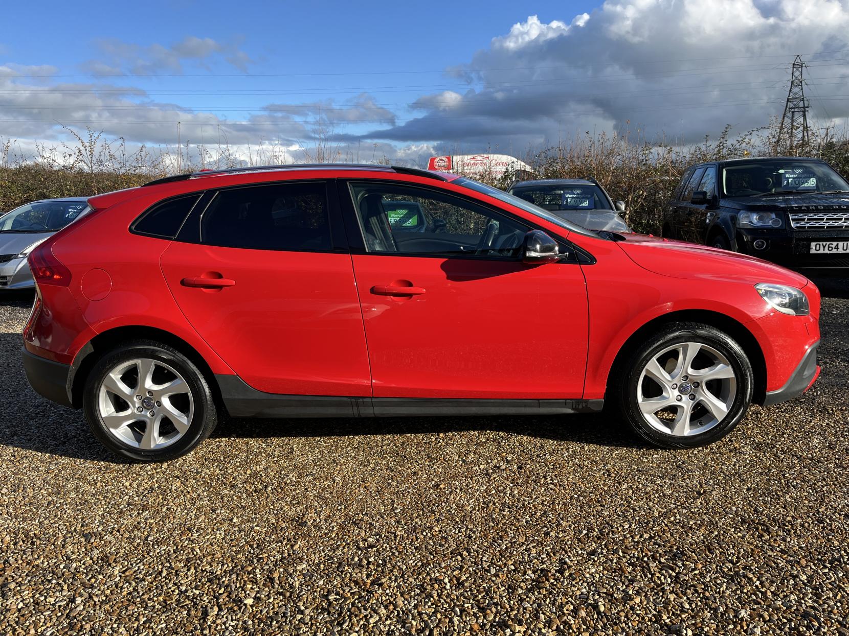 Volvo V40 Cross Country 1.6 D2 Lux Hatchback 5dr Diesel Manual Euro 5 (s/s) (115 ps)