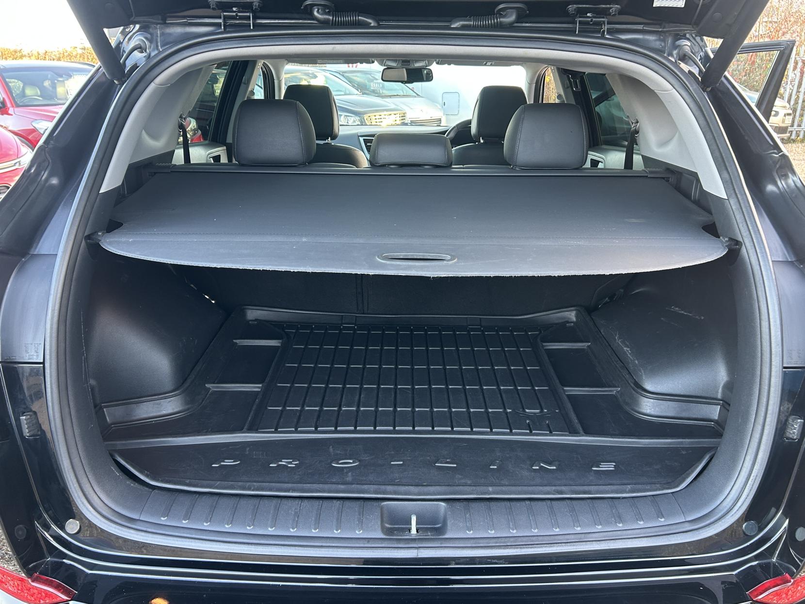 Hyundai TUCSON 2.0 CRDi Premium SE SUV 5dr Diesel Manual 4WD Euro 6 (185 ps)