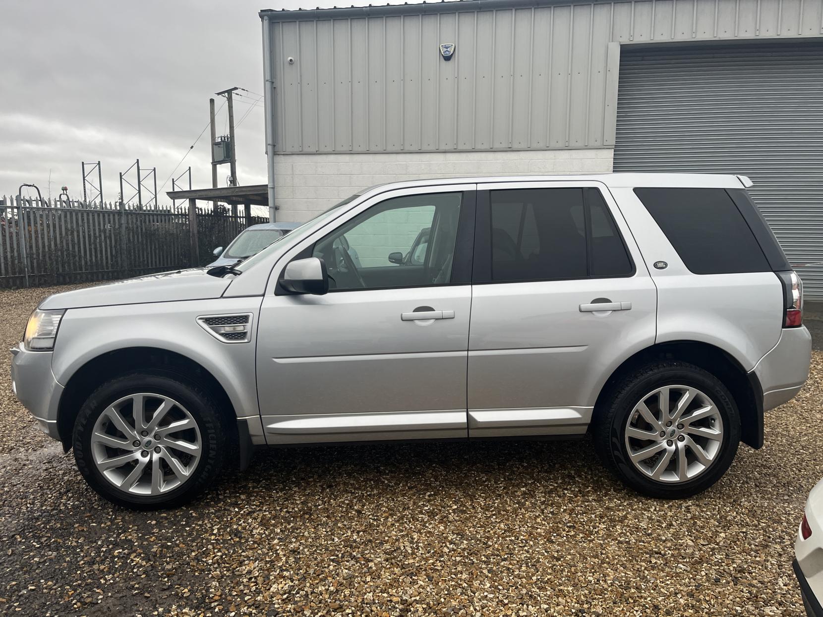 Land Rover Freelander 2 2.2 SD4 HSE SUV 5dr Diesel CommandShift 4WD Euro 5 (190 ps)