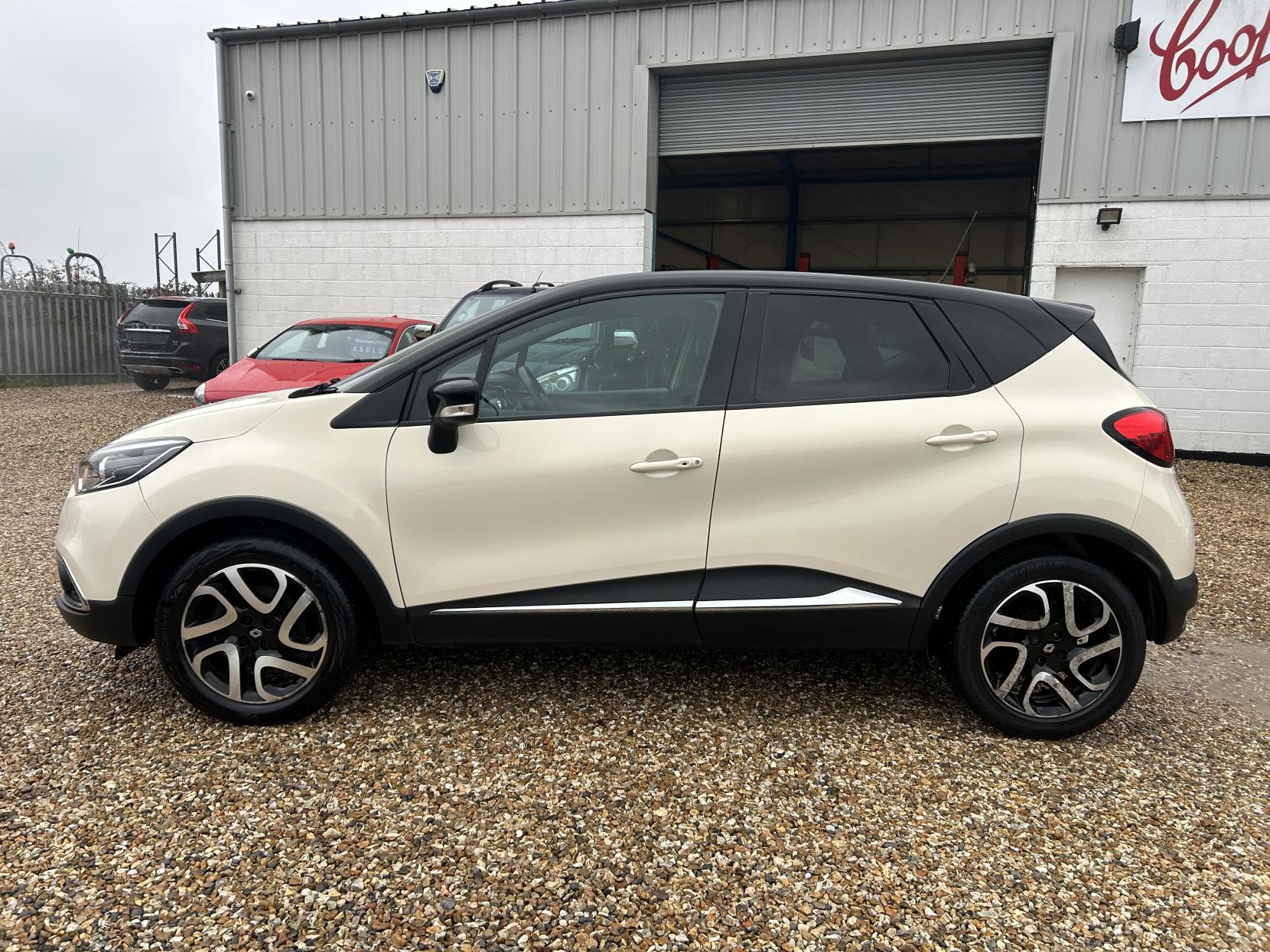 Renault Captur 1.5 dCi ENERGY Dynamique S MediaNav SUV 5dr Diesel Manual Euro 5 (s/s) (90 ps)