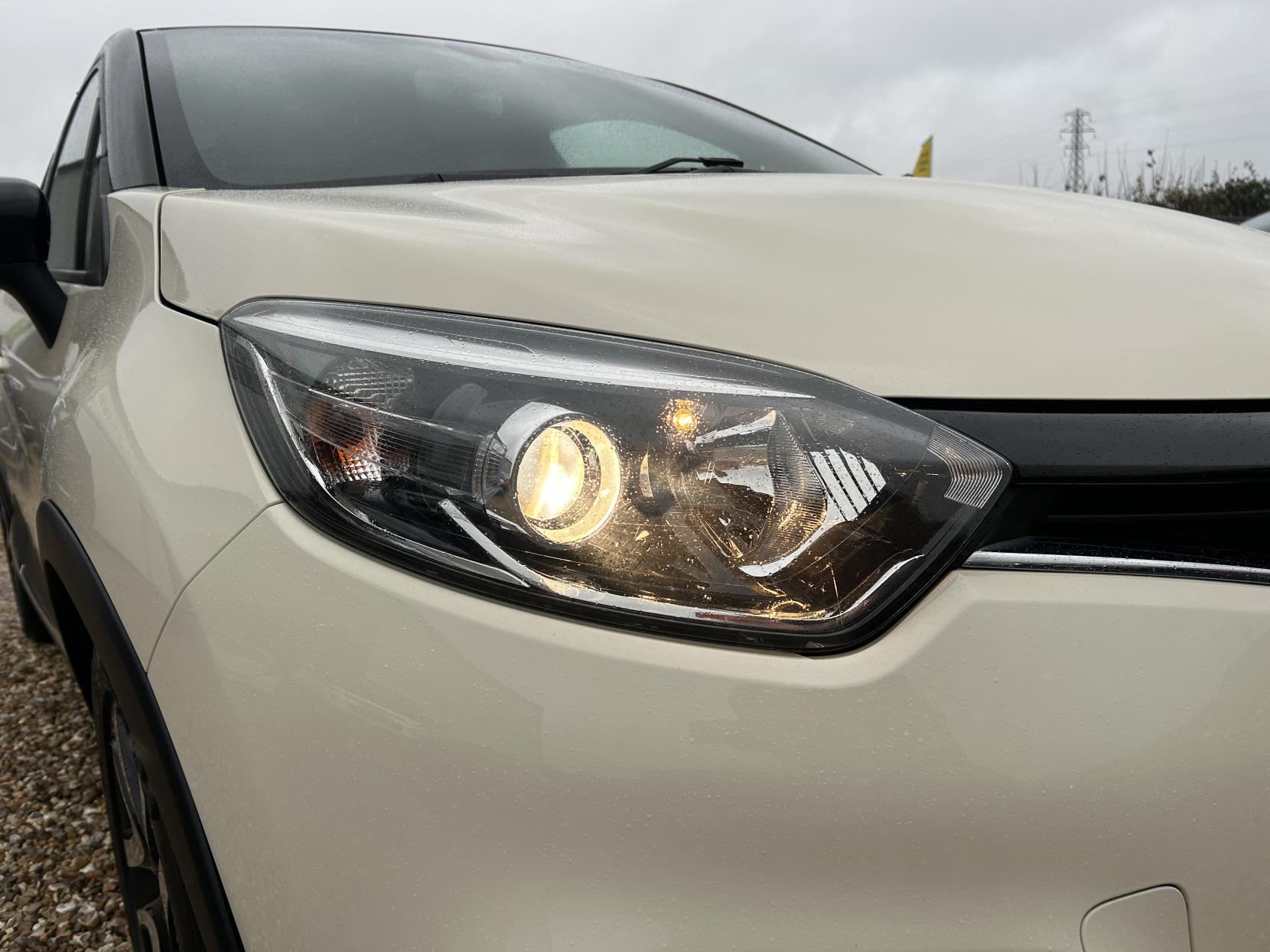 Renault Captur 1.5 dCi ENERGY Dynamique S MediaNav SUV 5dr Diesel Manual Euro 5 (s/s) (90 ps)