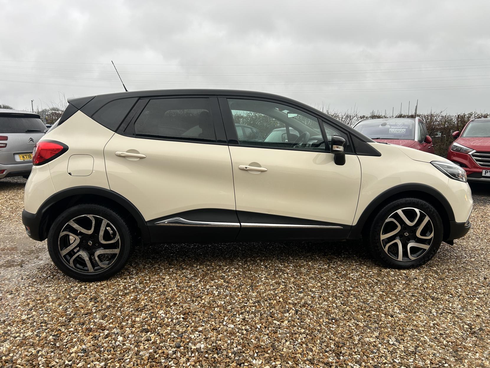 Renault Captur 1.5 dCi ENERGY Dynamique S MediaNav SUV 5dr Diesel Manual Euro 5 (s/s) (90 ps)