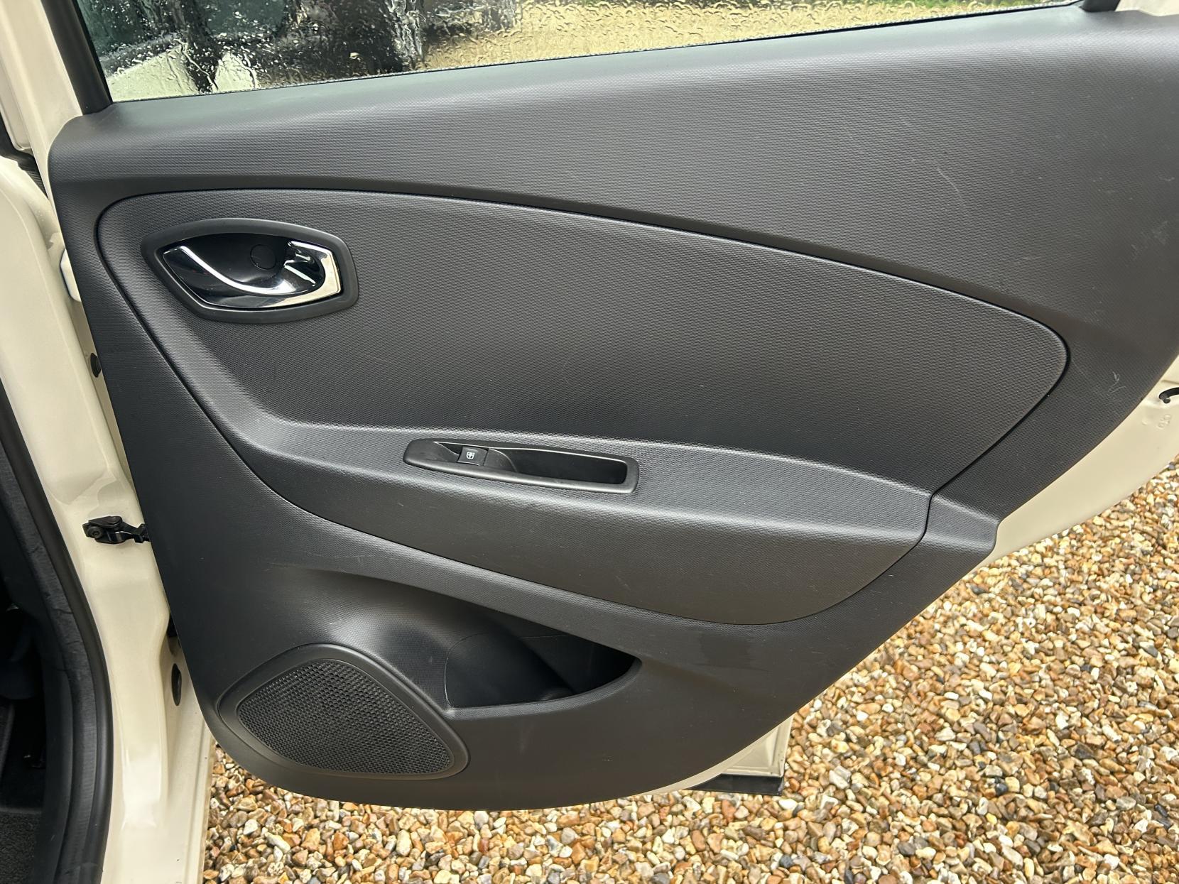 Renault Captur 1.5 dCi ENERGY Dynamique S MediaNav SUV 5dr Diesel Manual Euro 5 (s/s) (90 ps)