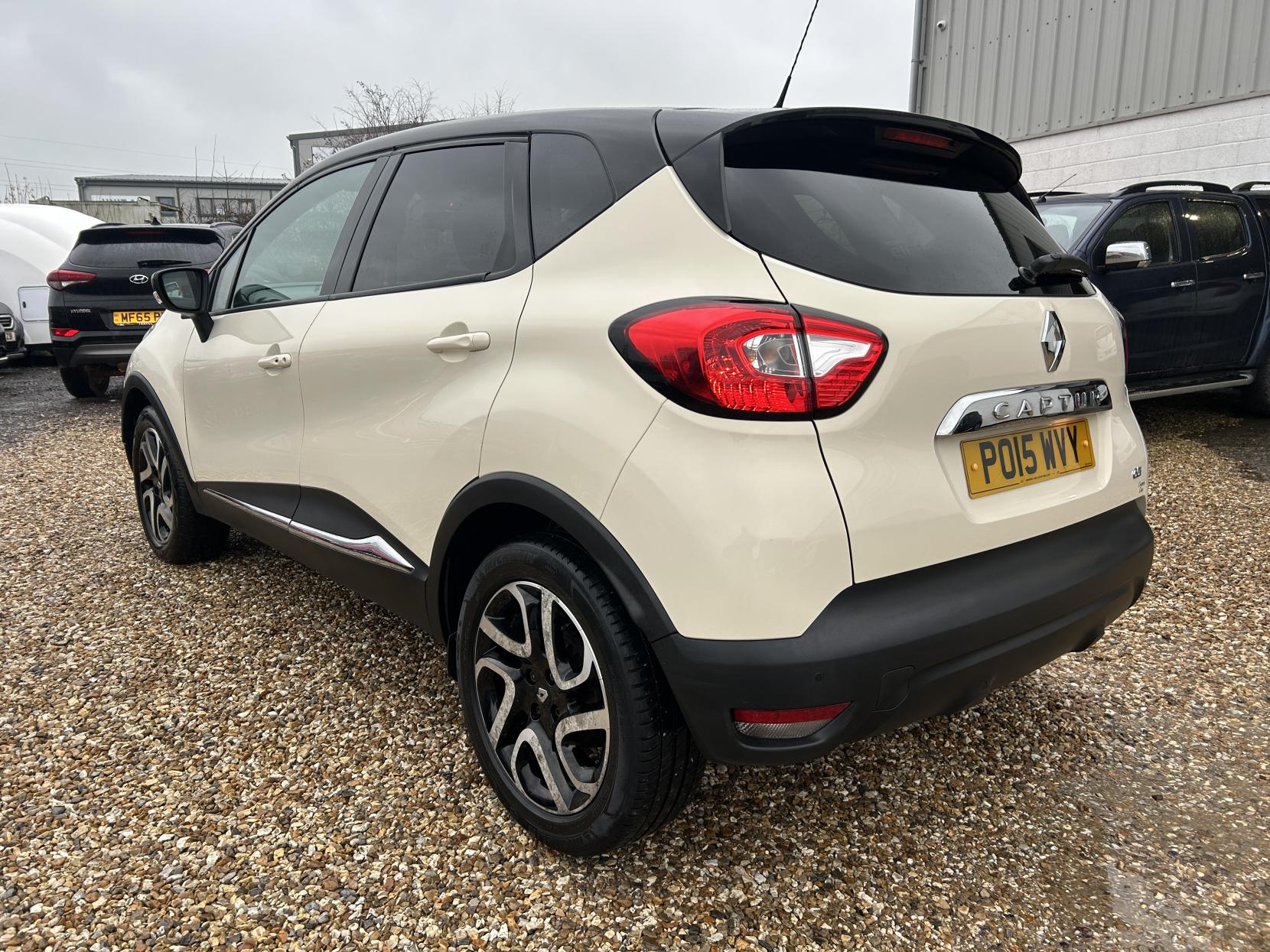 Renault Captur 1.5 dCi ENERGY Dynamique S MediaNav SUV 5dr Diesel Manual Euro 5 (s/s) (90 ps)