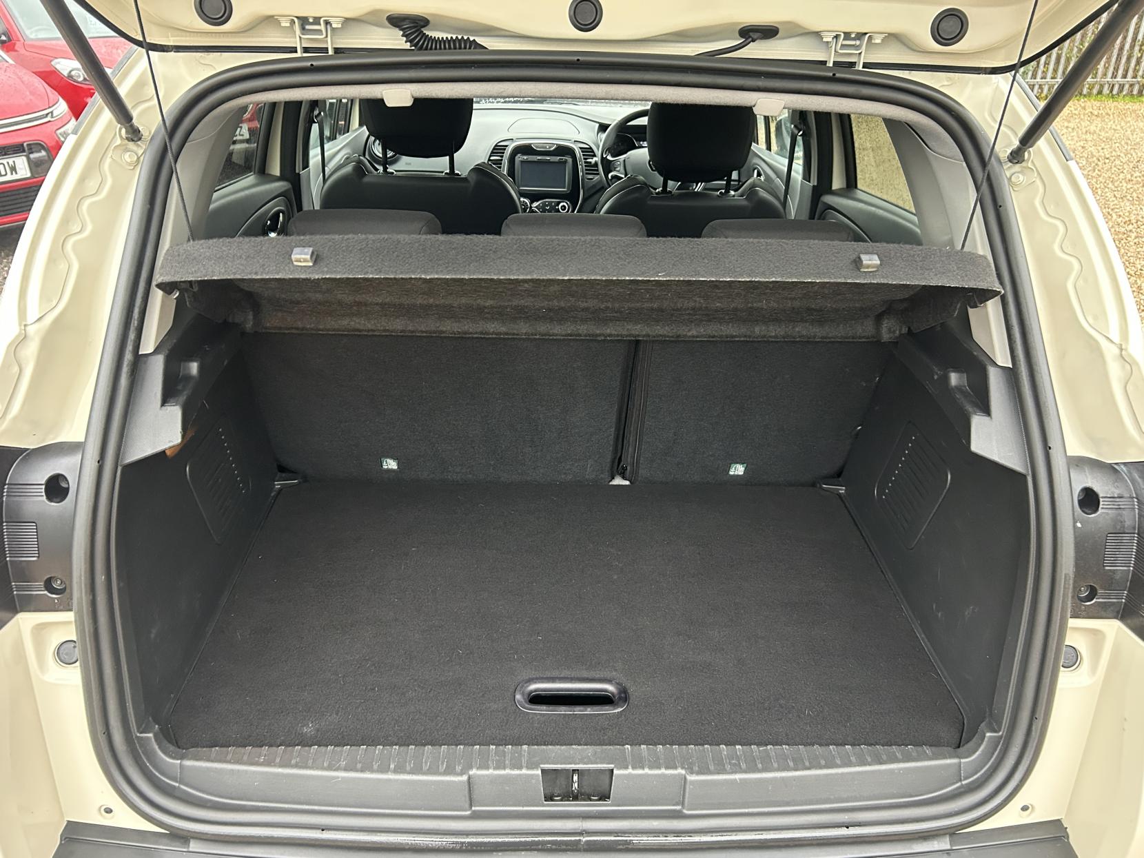 Renault Captur 1.5 dCi ENERGY Dynamique S MediaNav SUV 5dr Diesel Manual Euro 5 (s/s) (90 ps)