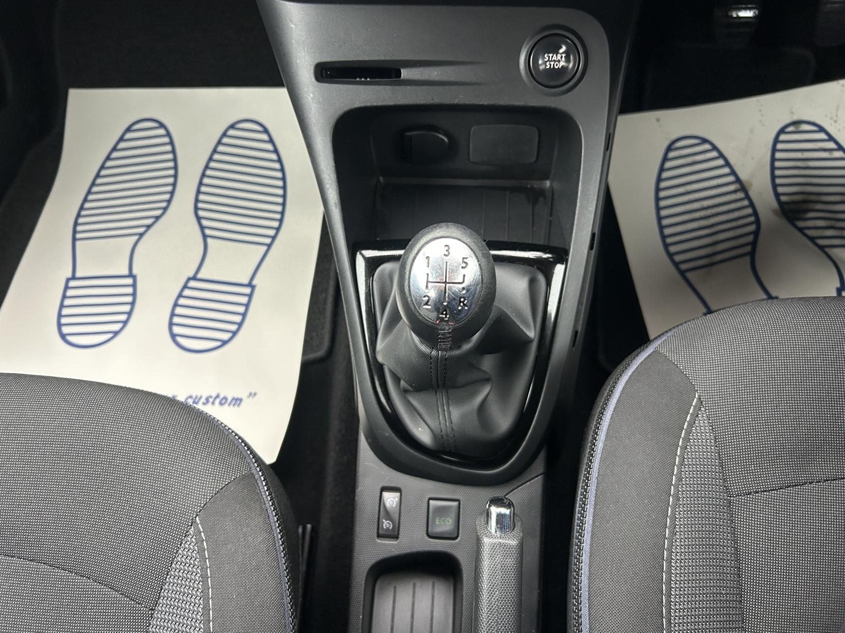 Renault Captur 1.5 dCi ENERGY Dynamique S MediaNav SUV 5dr Diesel Manual Euro 5 (s/s) (90 ps)