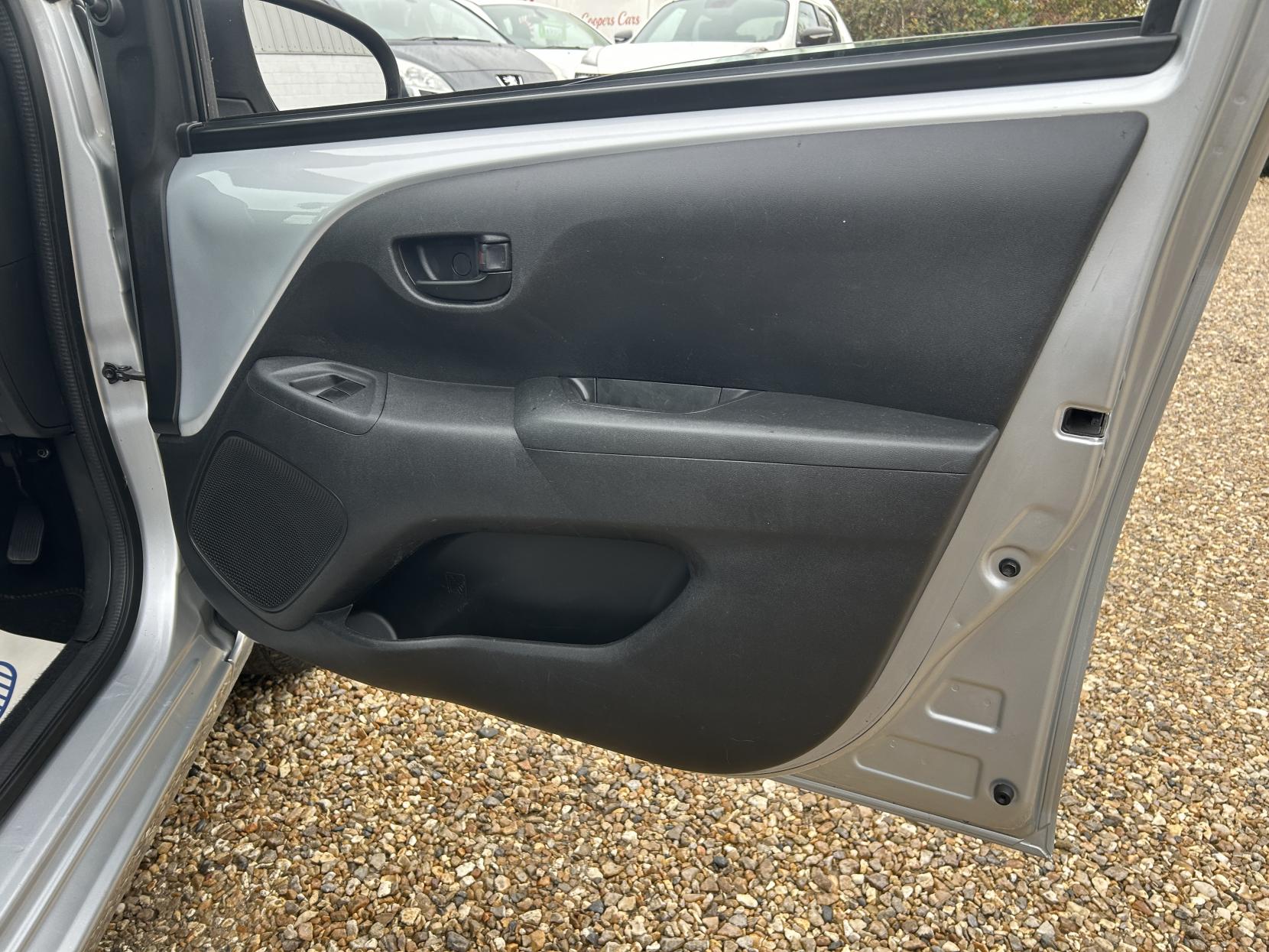 Citroen C1 1.0 VTi Feel Hatchback 5dr Petrol Manual Euro 5 (Euro 5) (68 ps)