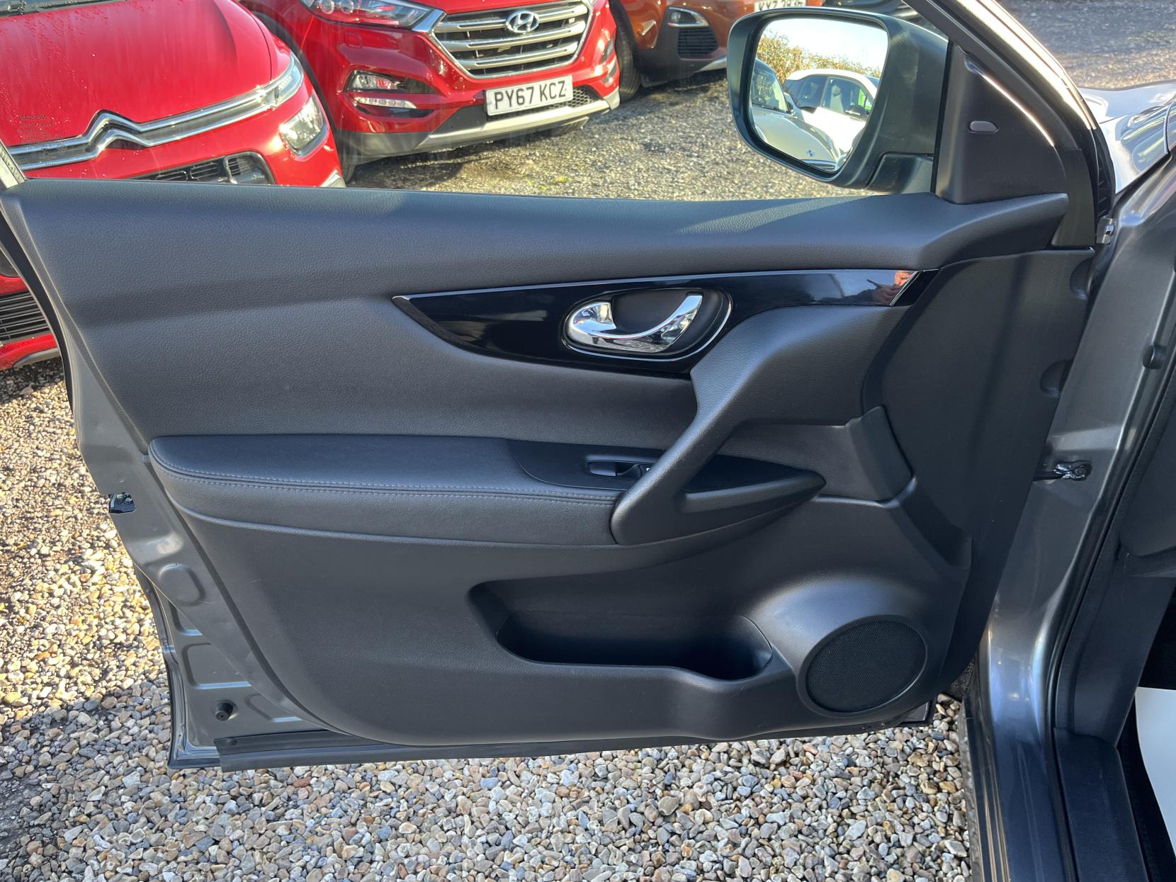 Nissan Qashqai 1.5 dCi Tekna SUV 5dr Diesel Manual 2WD Euro 5 (s/s) (110 ps)