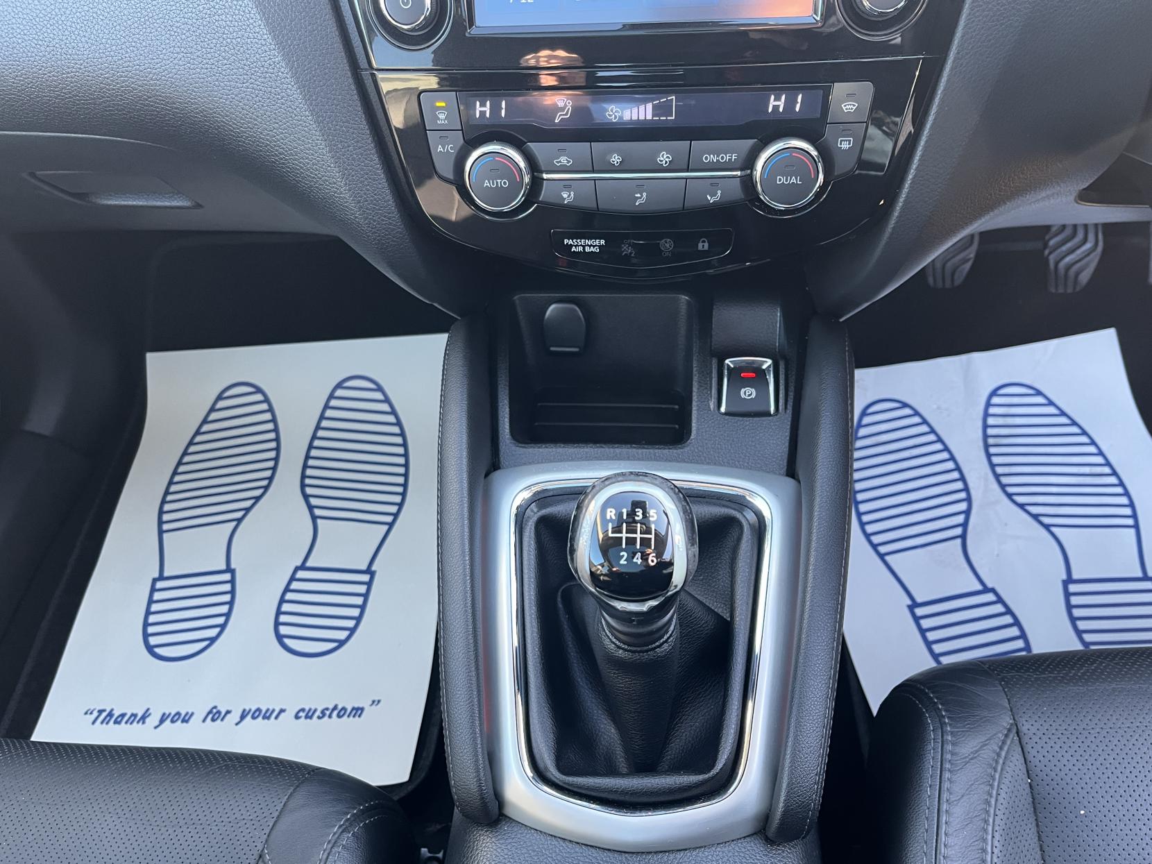 Nissan Qashqai 1.5 dCi Tekna SUV 5dr Diesel Manual 2WD Euro 5 (s/s) (110 ps)