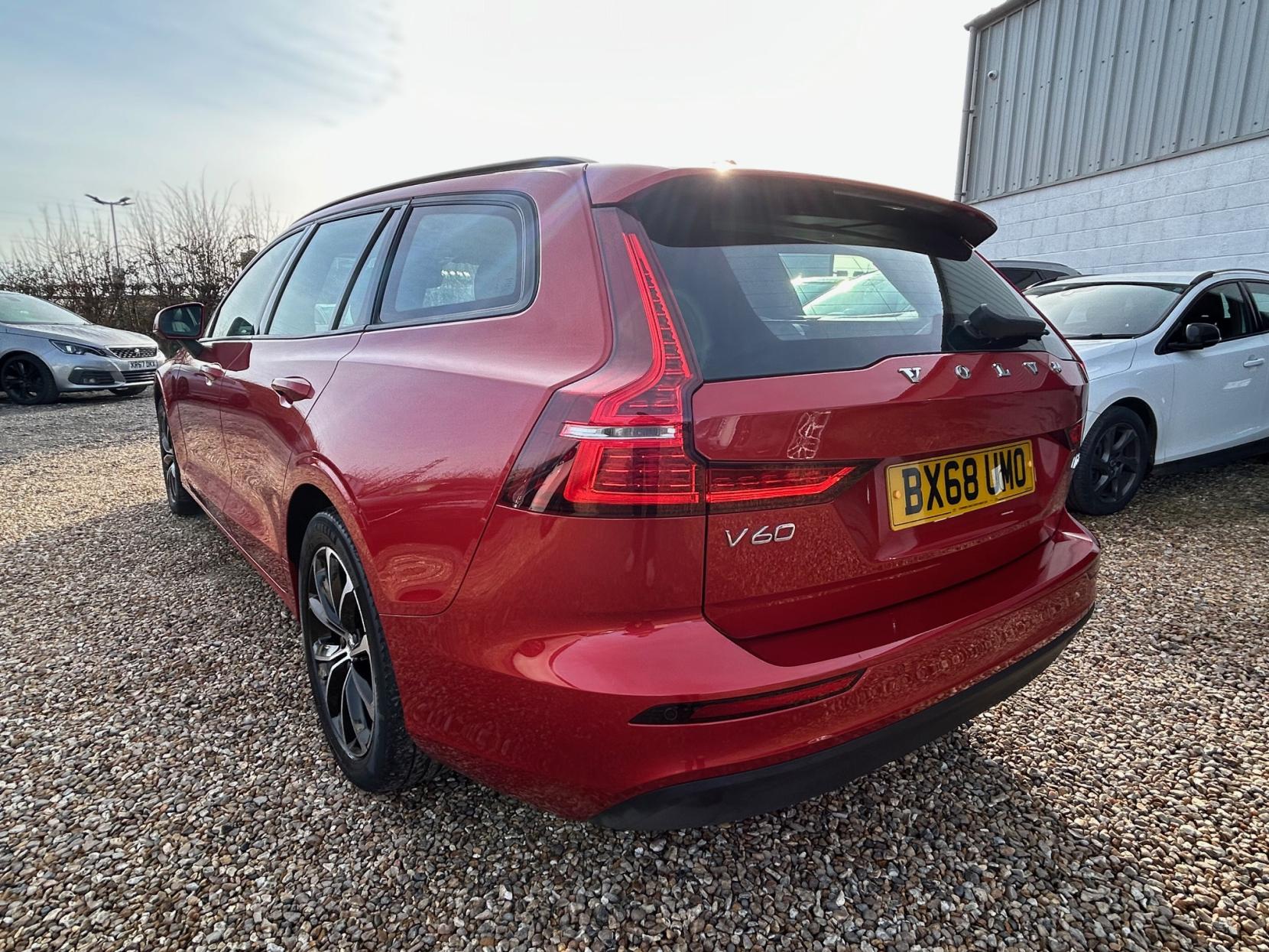 Volvo V60 2.0 D3 Momentum Pro Estate 5dr Diesel Manual Euro 6 (s/s) (150 ps)