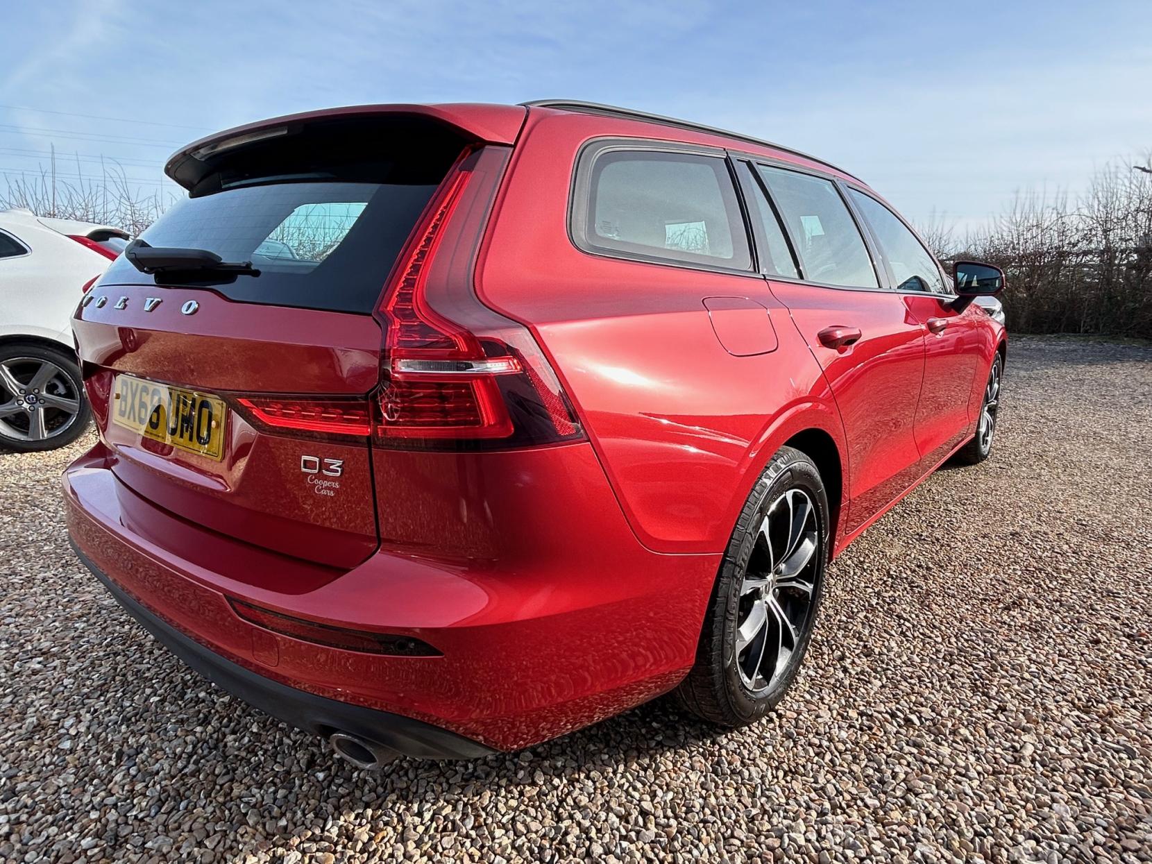 Volvo V60 2.0 D3 Momentum Pro Estate 5dr Diesel Manual Euro 6 (s/s) (150 ps)