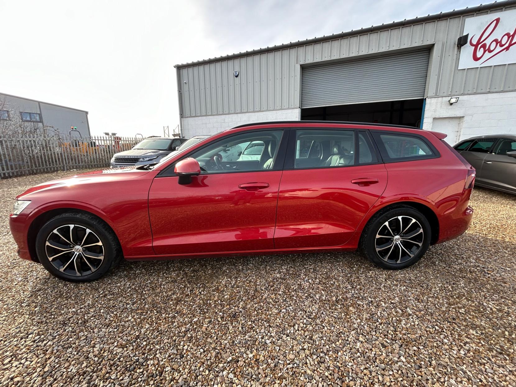 Volvo V60 2.0 D3 Momentum Pro Estate 5dr Diesel Manual Euro 6 (s/s) (150 ps)