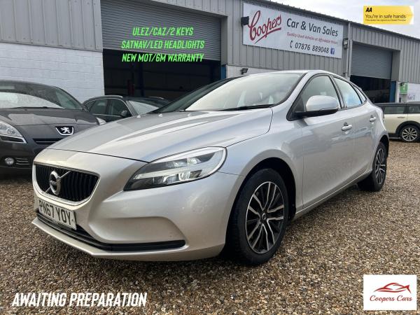 Volvo V40 2.0 T3 Momentum Nav Plus Hatchback 5dr Petrol Manual Euro 6 (s/s) (152 ps)