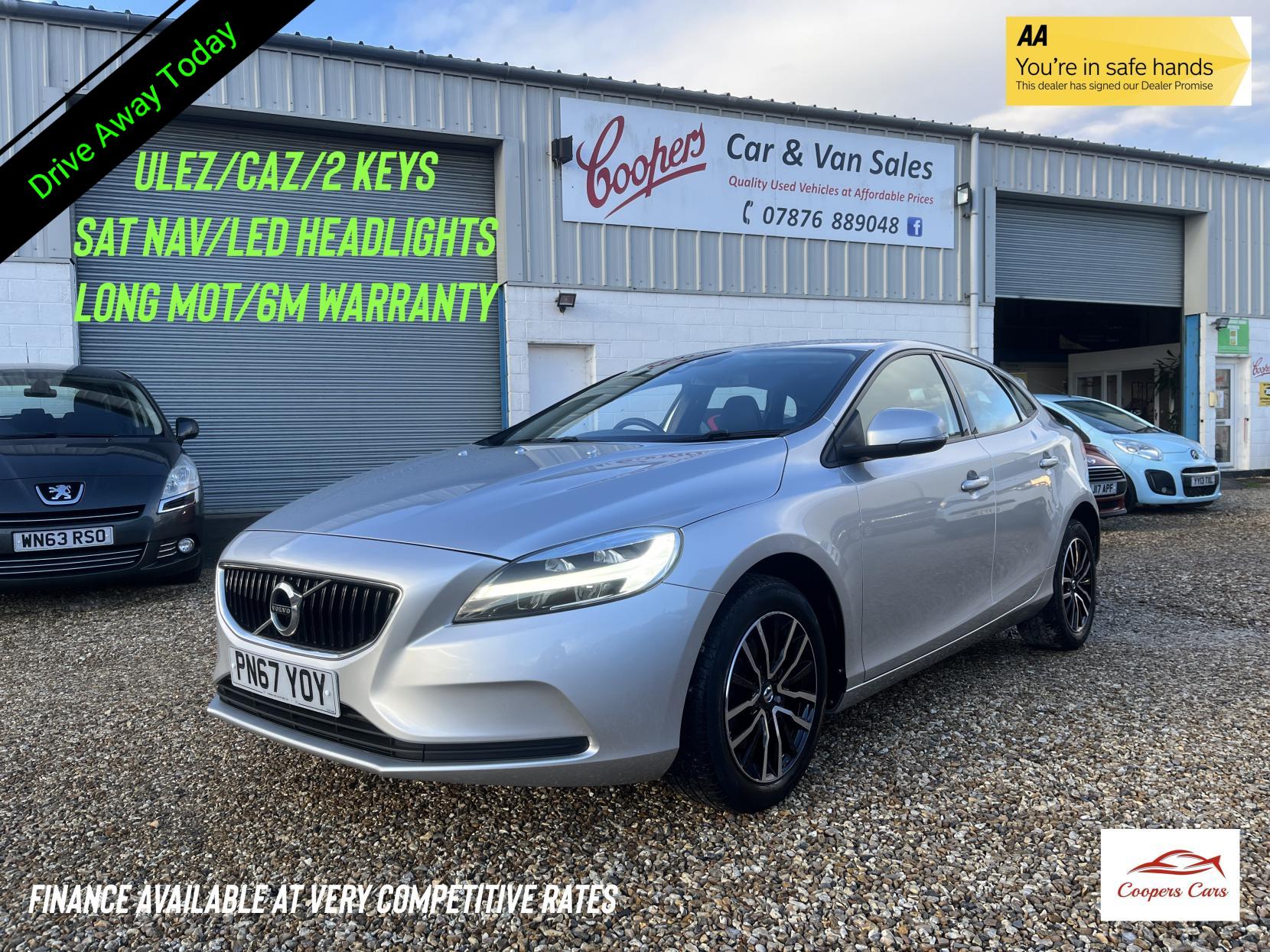 Volvo V40 2.0 T3 Momentum Nav Plus Hatchback 5dr Petrol Manual Euro 6 (s/s) (152 ps)