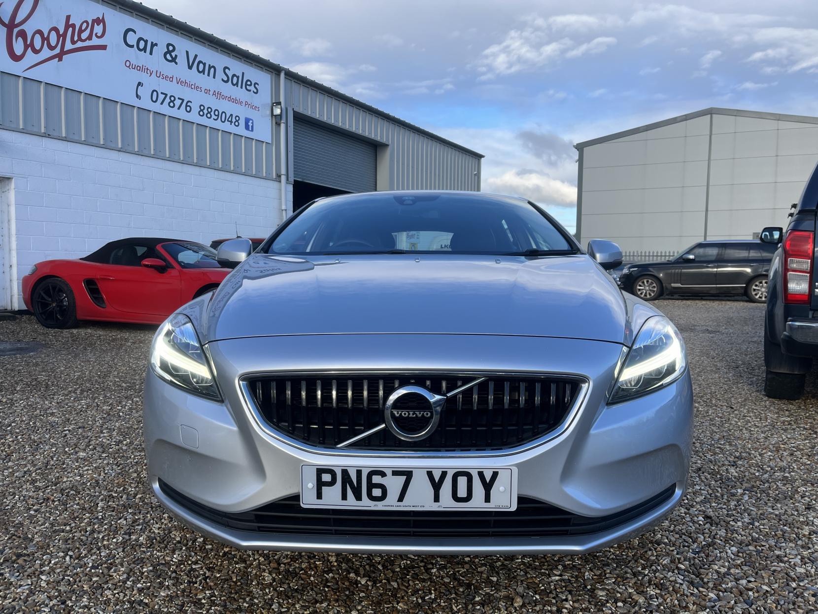 Volvo V40 2.0 T3 Momentum Nav Plus Hatchback 5dr Petrol Manual Euro 6 (s/s) (152 ps)