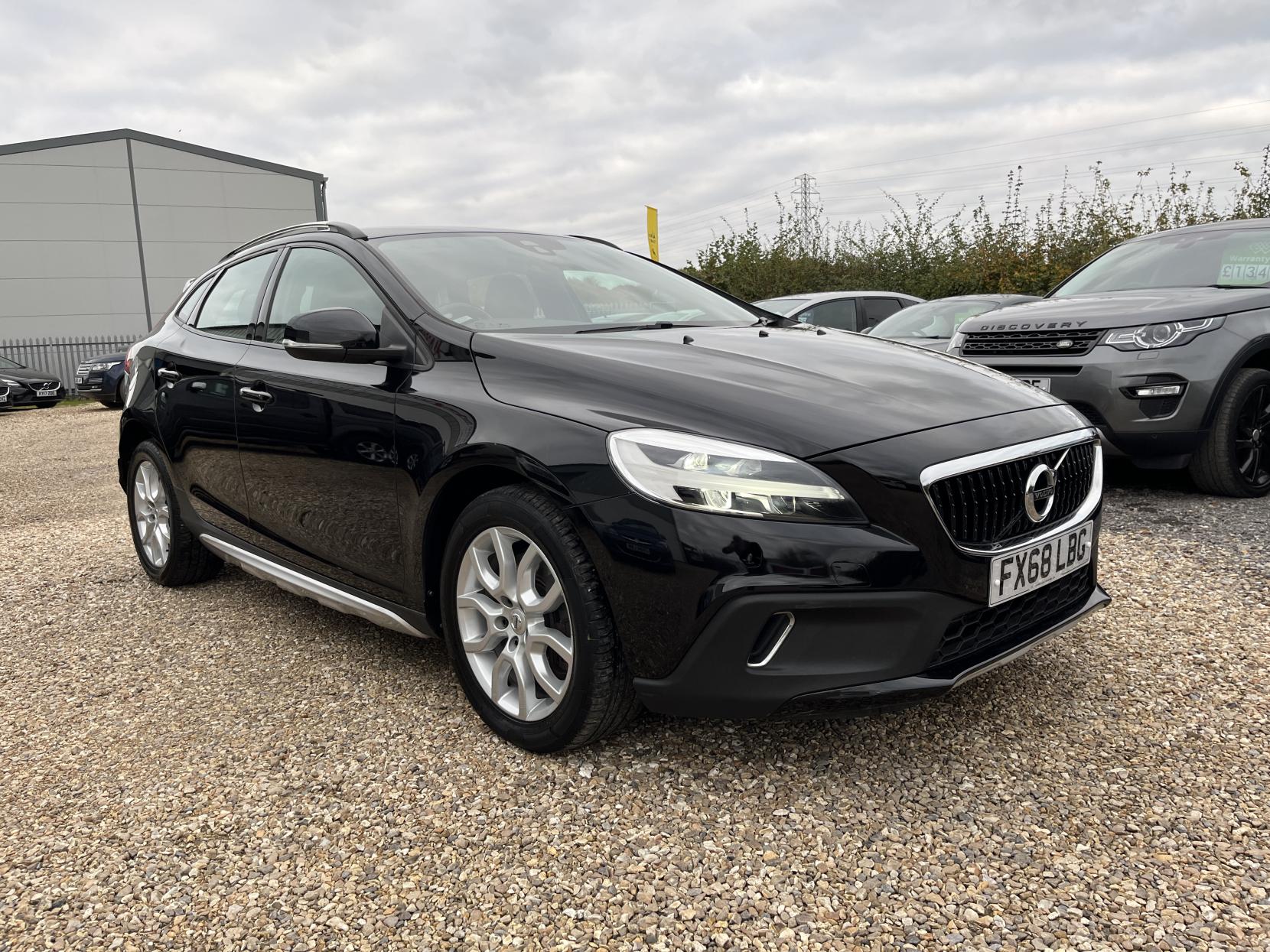 Volvo V40 Cross Country 1.5 T3 GPF Nav Plus Hatchback 5dr Petrol Auto Euro 6 (s/s) (152 ps)