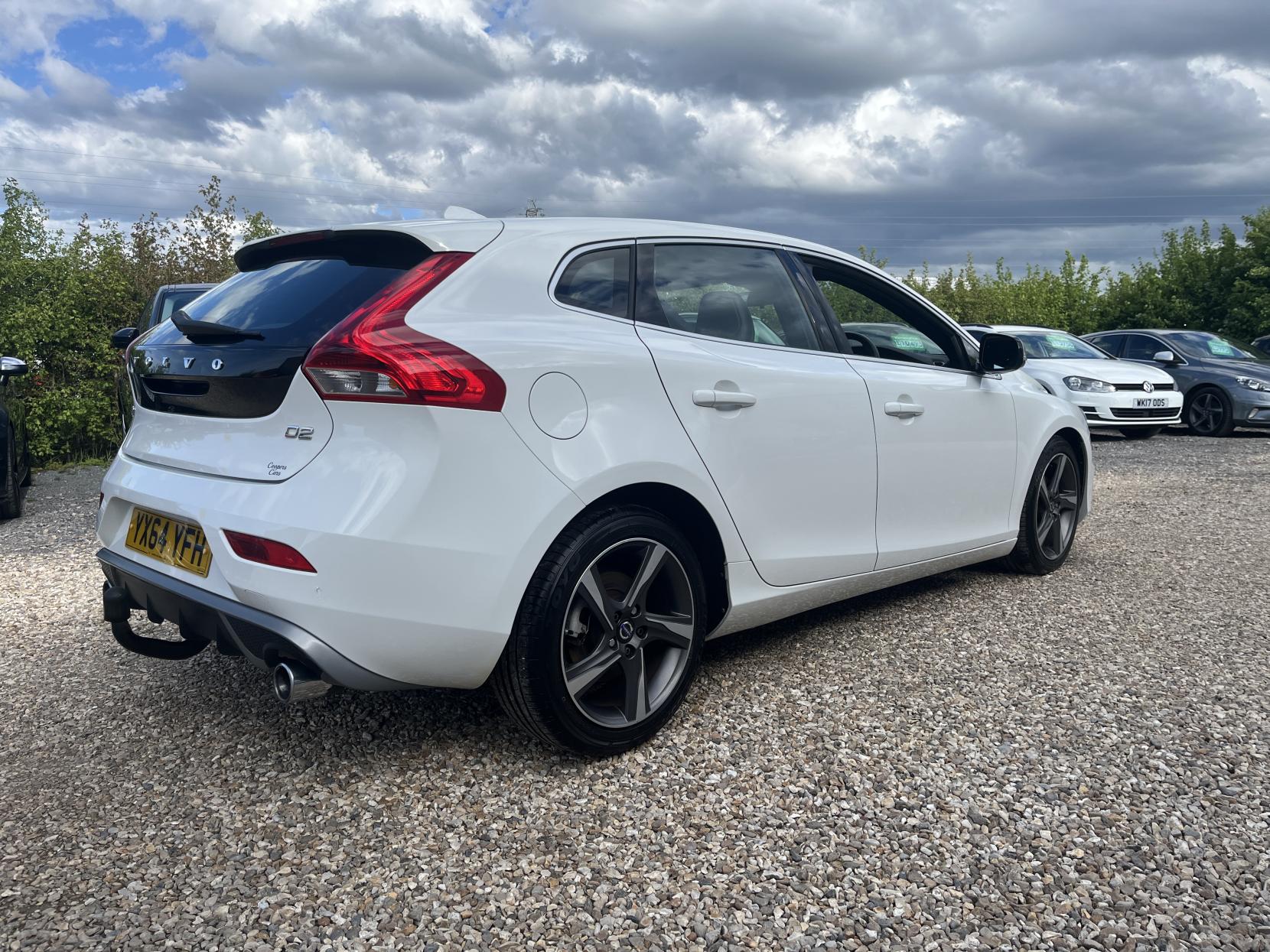 Volvo V40 1.6 D2 R-Design Hatchback 5dr Diesel Manual Euro 5 (s/s) (115 ps)