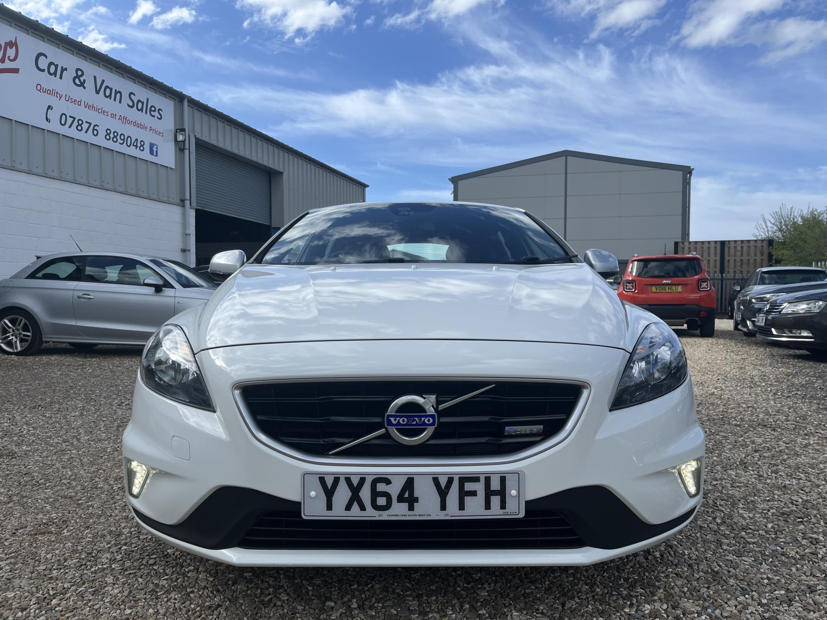 Volvo V40 1.6 D2 R-Design Hatchback 5dr Diesel Manual Euro 5 (s/s) (115 ps)