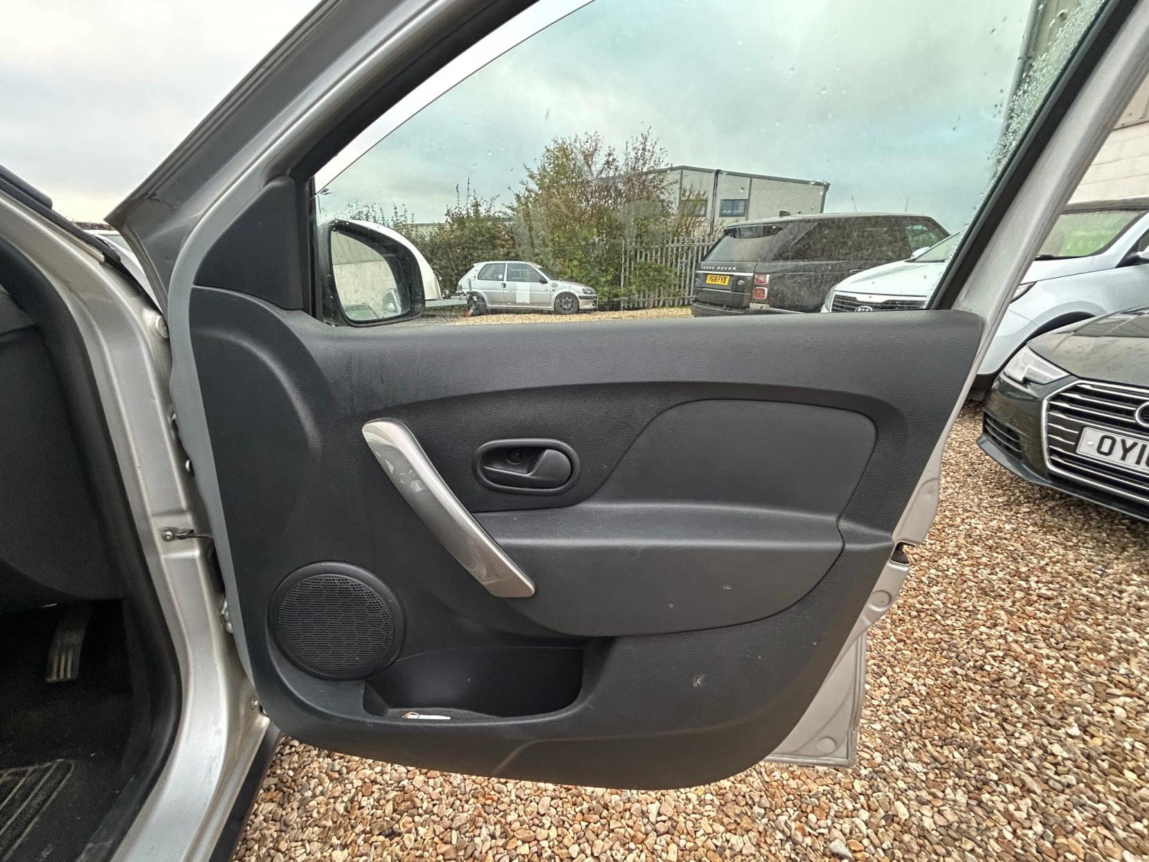 Dacia Sandero Stepway 1.5 dCi Laureate Hatchback 5dr Diesel Manual Euro 5 (90 ps)