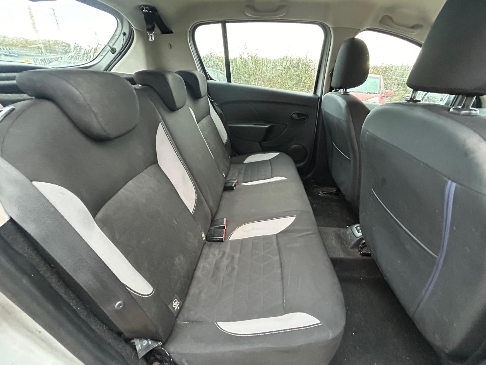 Dacia Sandero Stepway 1.5 dCi Laureate Hatchback 5dr Diesel Manual Euro 5 (90 ps)