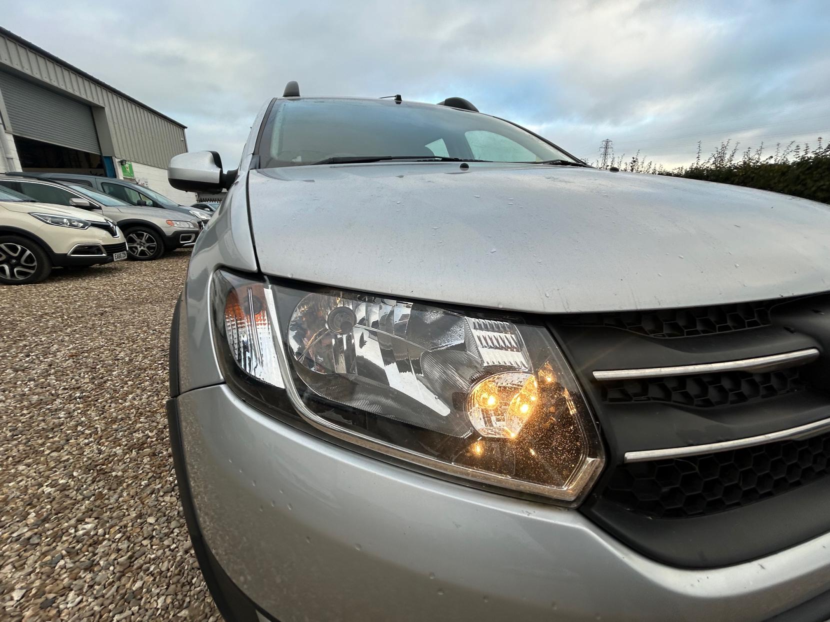 Dacia Sandero Stepway 1.5 dCi Laureate Hatchback 5dr Diesel Manual Euro 5 (90 ps)