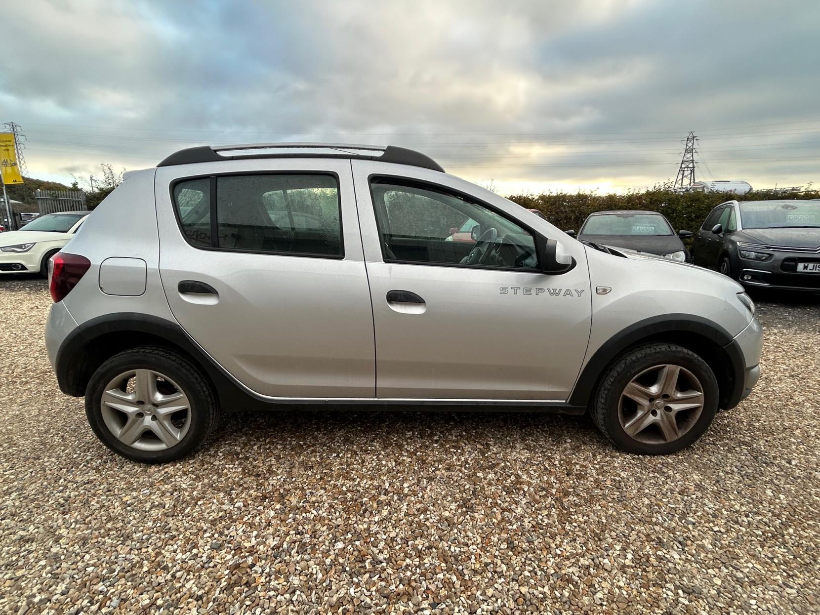 Dacia Sandero Stepway 1.5 dCi Laureate Hatchback 5dr Diesel Manual Euro 5 (90 ps)