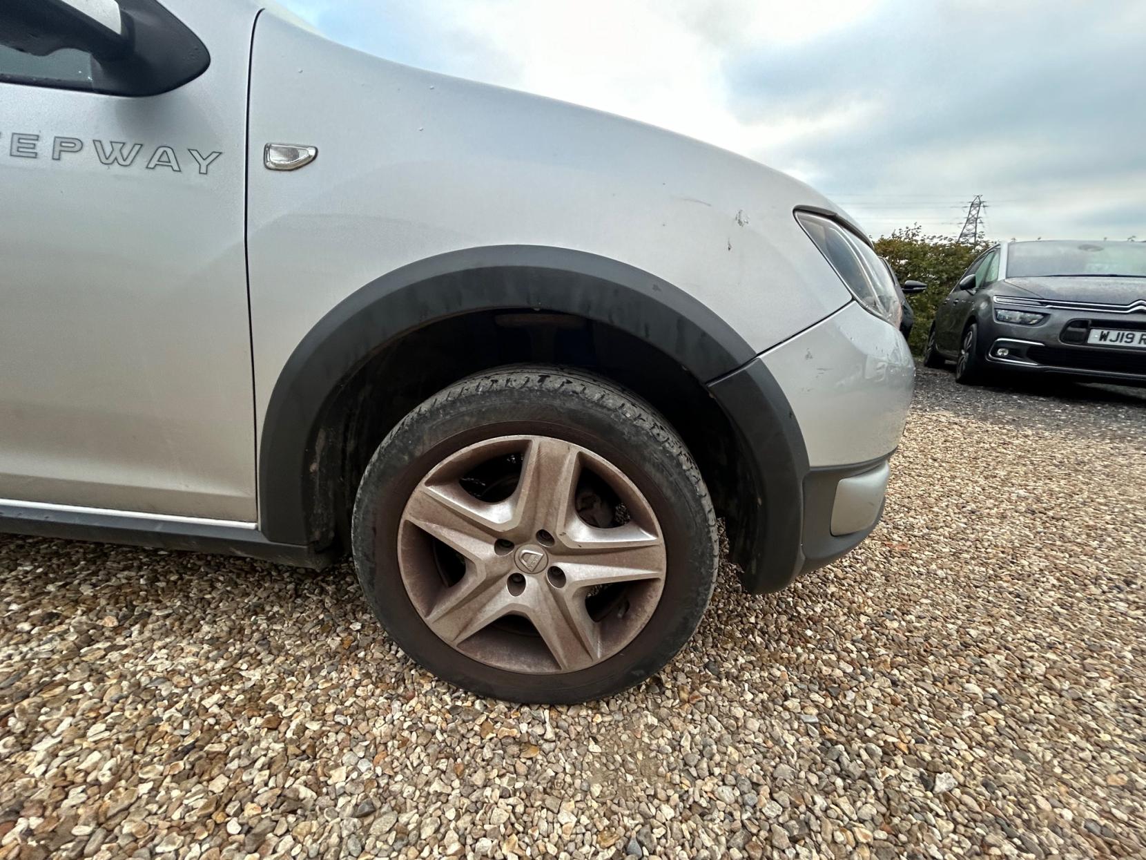 Dacia Sandero Stepway 1.5 dCi Laureate Hatchback 5dr Diesel Manual Euro 5 (90 ps)