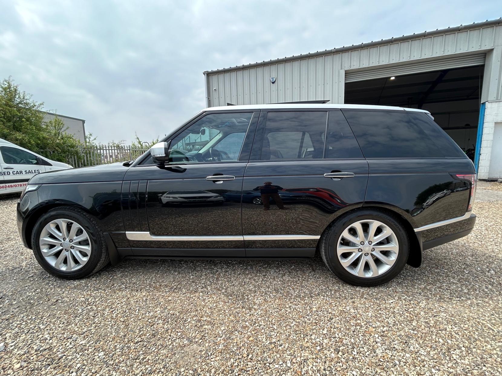 Land Rover Range Rover 4.4 SD V8 Vogue SE SUV 5dr Diesel Auto 4WD Euro 6 (s/s) (339 ps)