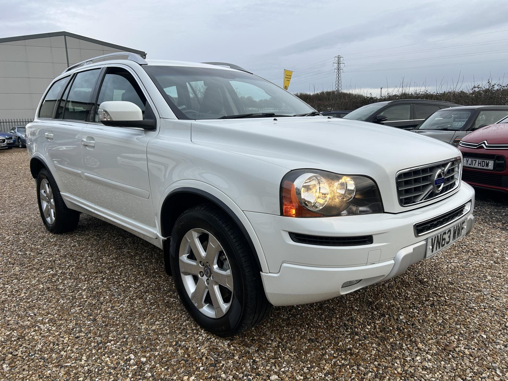 Volvo XC90 2.4 D5 SE Nav SUV 5dr Diesel Geartronic 4WD Euro 5 (200 ps)