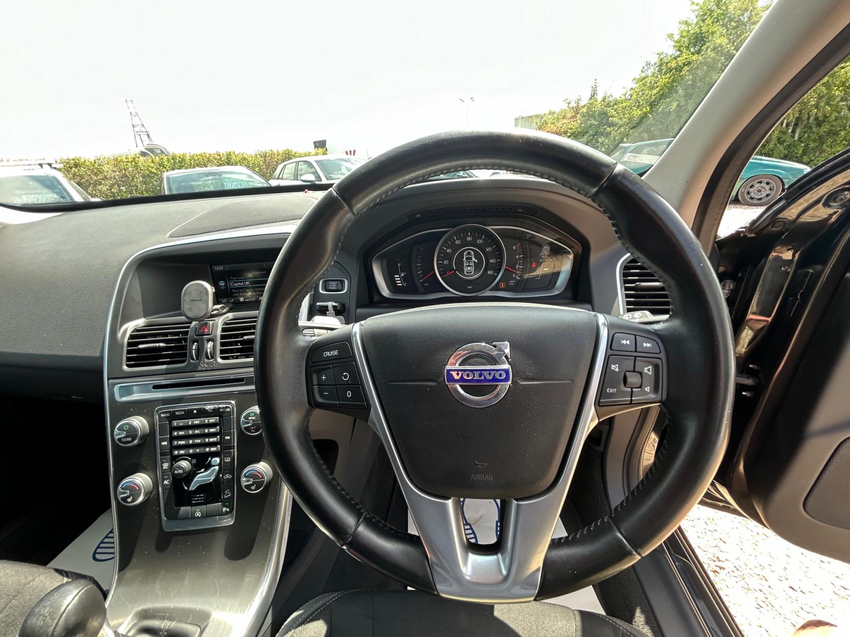 Volvo XC60 2.4 D4 SE SUV 5dr Diesel Manual AWD Euro 5 (s/s) (163 ps)