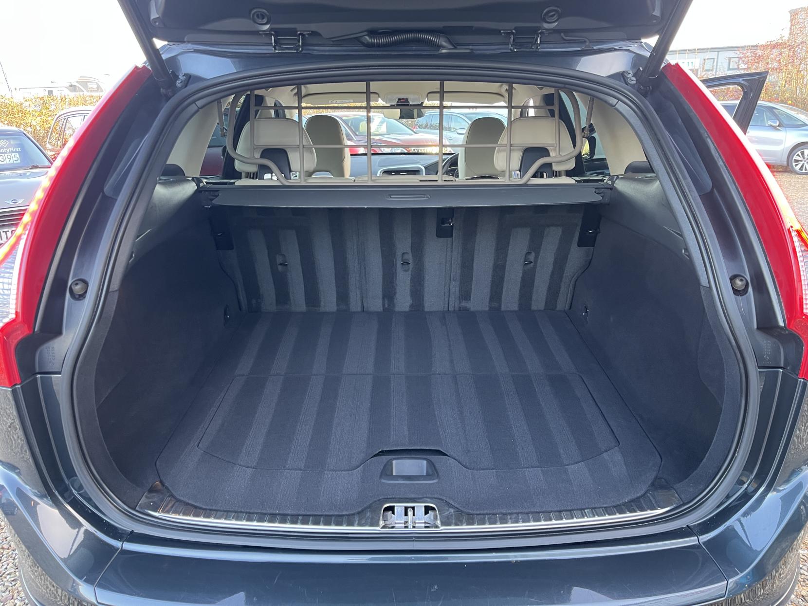 Volvo XC60 2.4 D4 SE Lux Nav SUV 5dr Diesel Auto AWD Euro 6 (s/s) (190 ps)