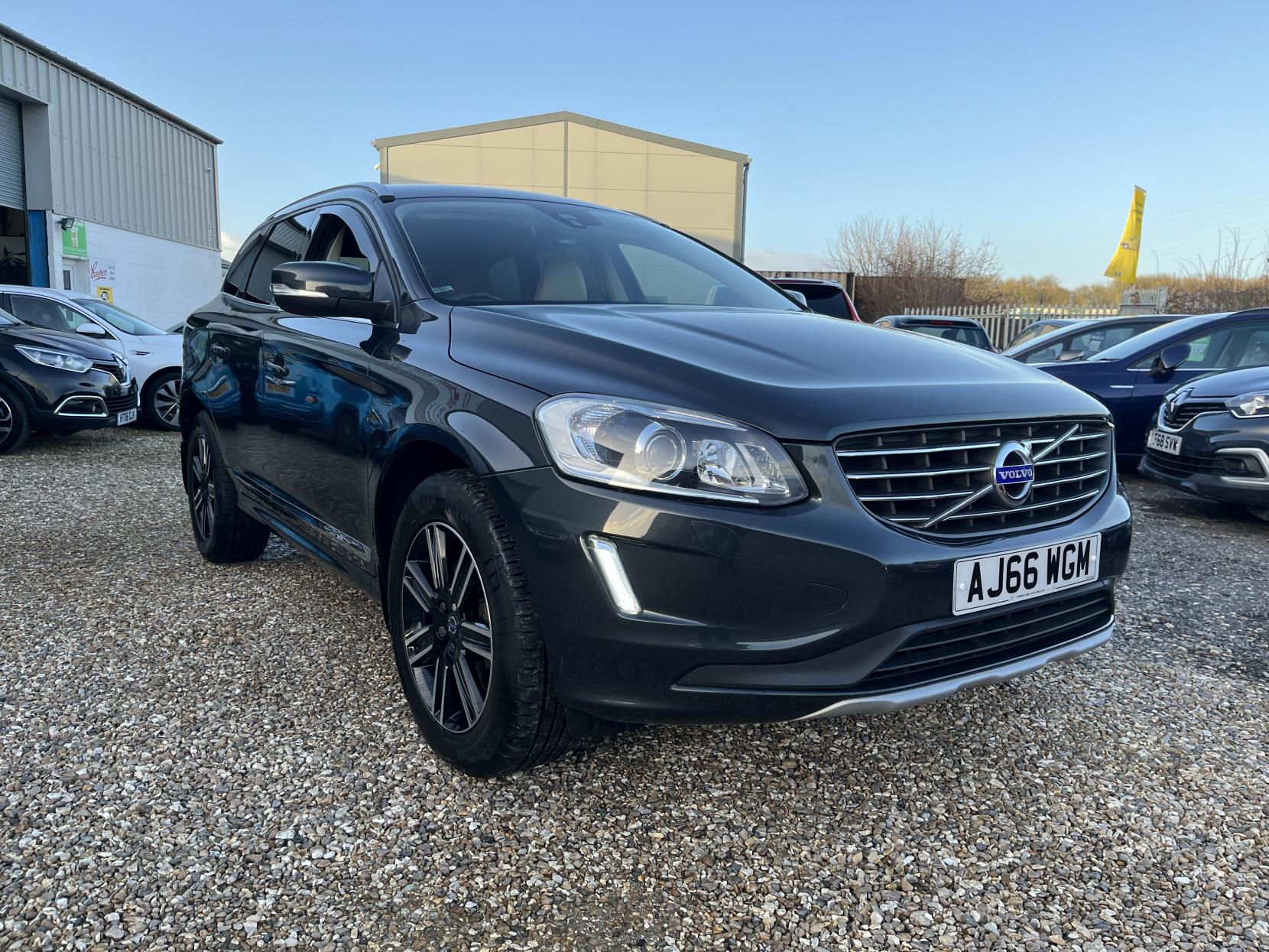 Volvo XC60 2.4 D4 SE Lux Nav SUV 5dr Diesel Auto AWD Euro 6 (s/s) (190 ps)
