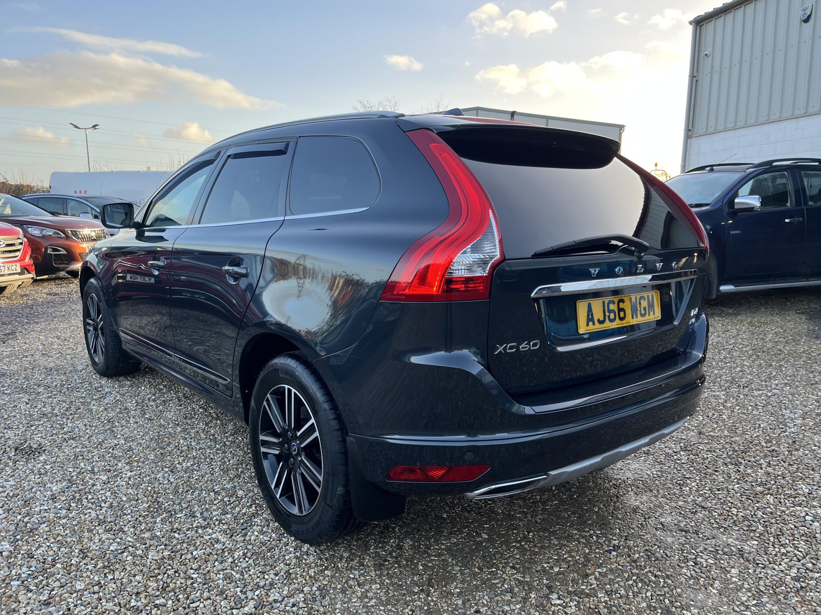 Volvo XC60 2.4 D4 SE Lux Nav SUV 5dr Diesel Auto AWD Euro 6 (s/s) (190 ps)