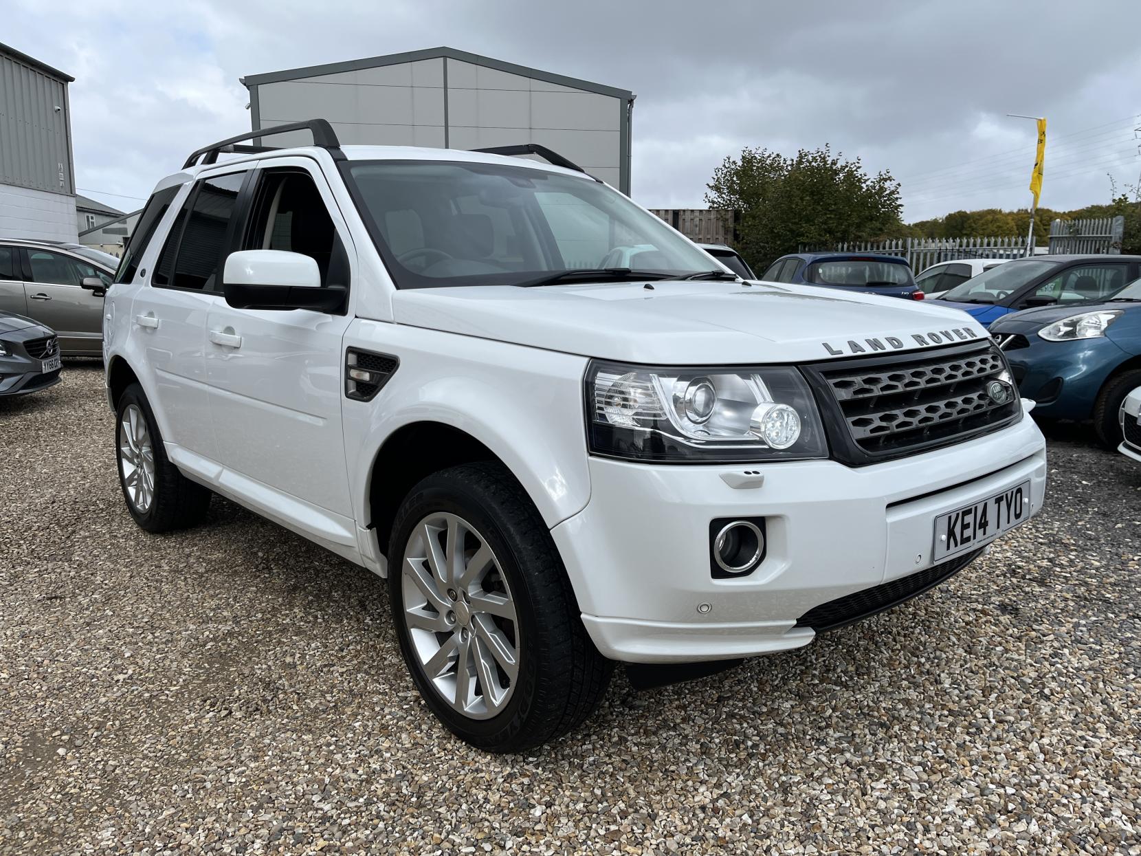 Land Rover Freelander 2 2.2 SD4 SE Tech SUV 5dr Diesel CommandShift 4WD Euro 5 (190 ps)